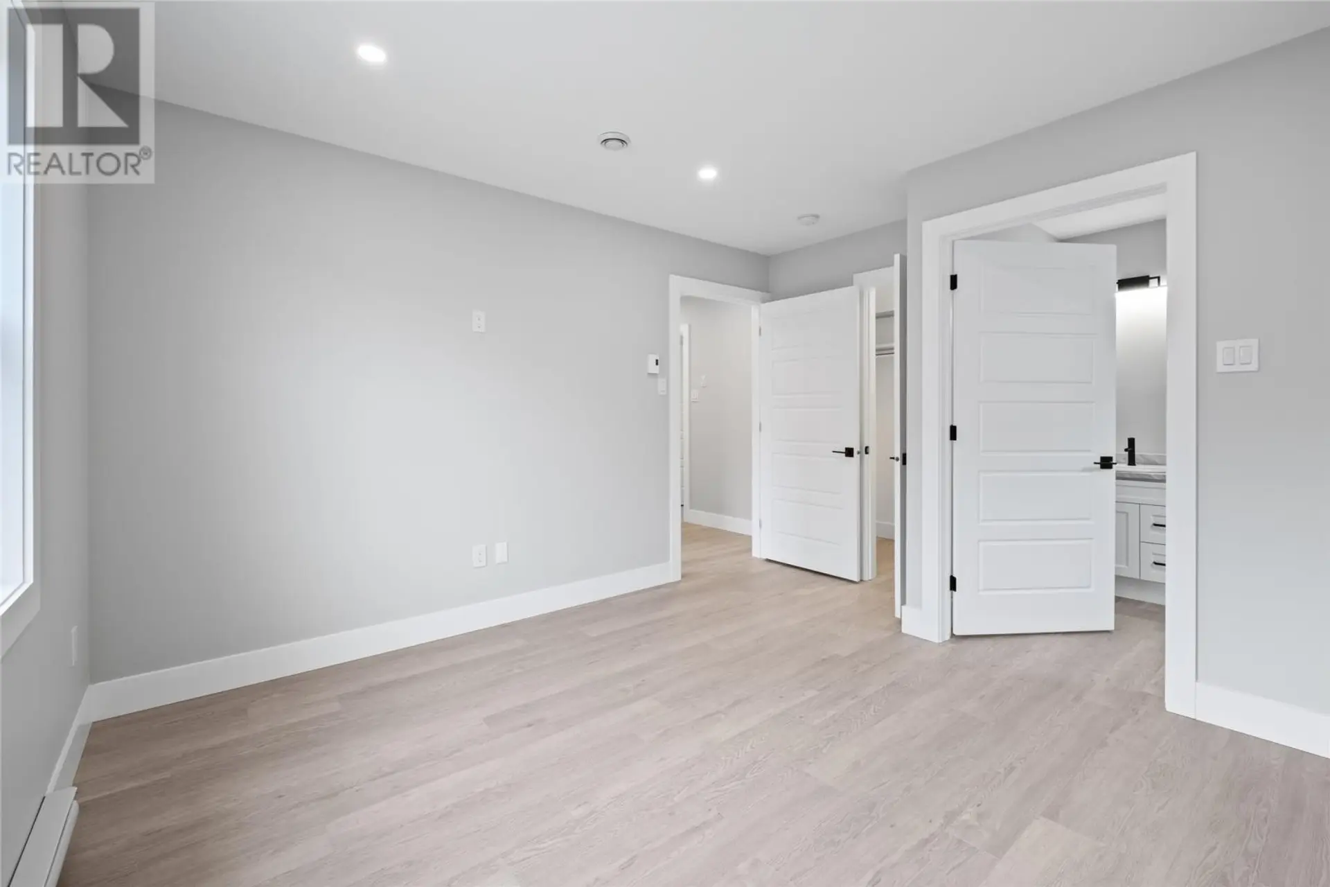 15 NEXTOR PLACE - Image 3
