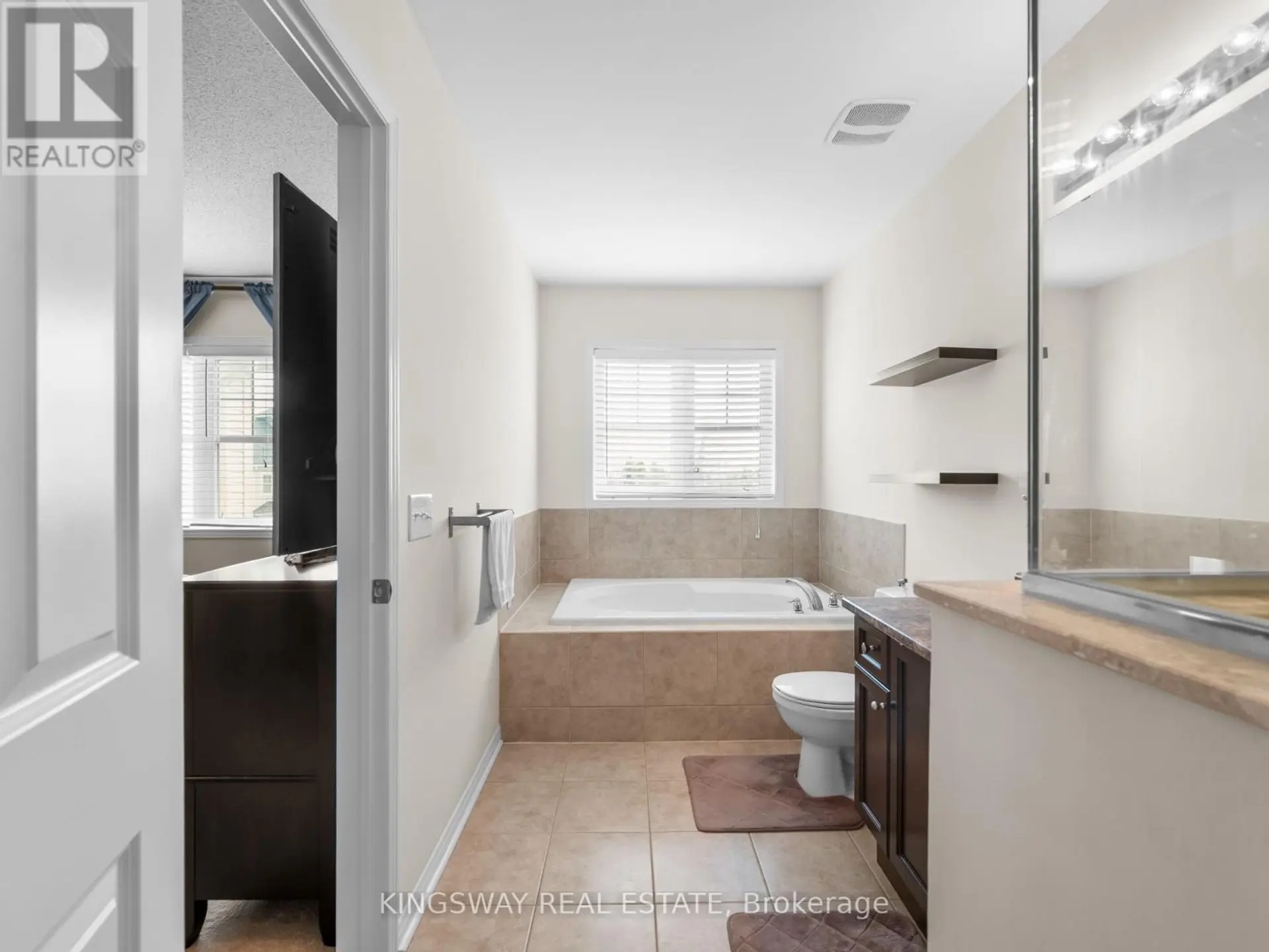 57 HARBOURSIDE DRIVE - Image 11