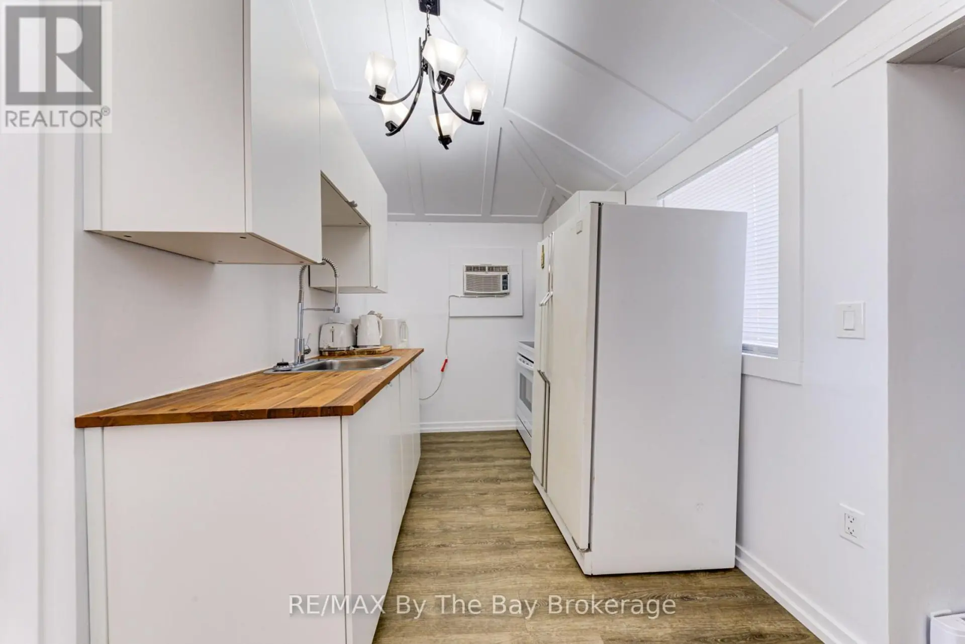 278 COASTLINE DRIVE - Image 12