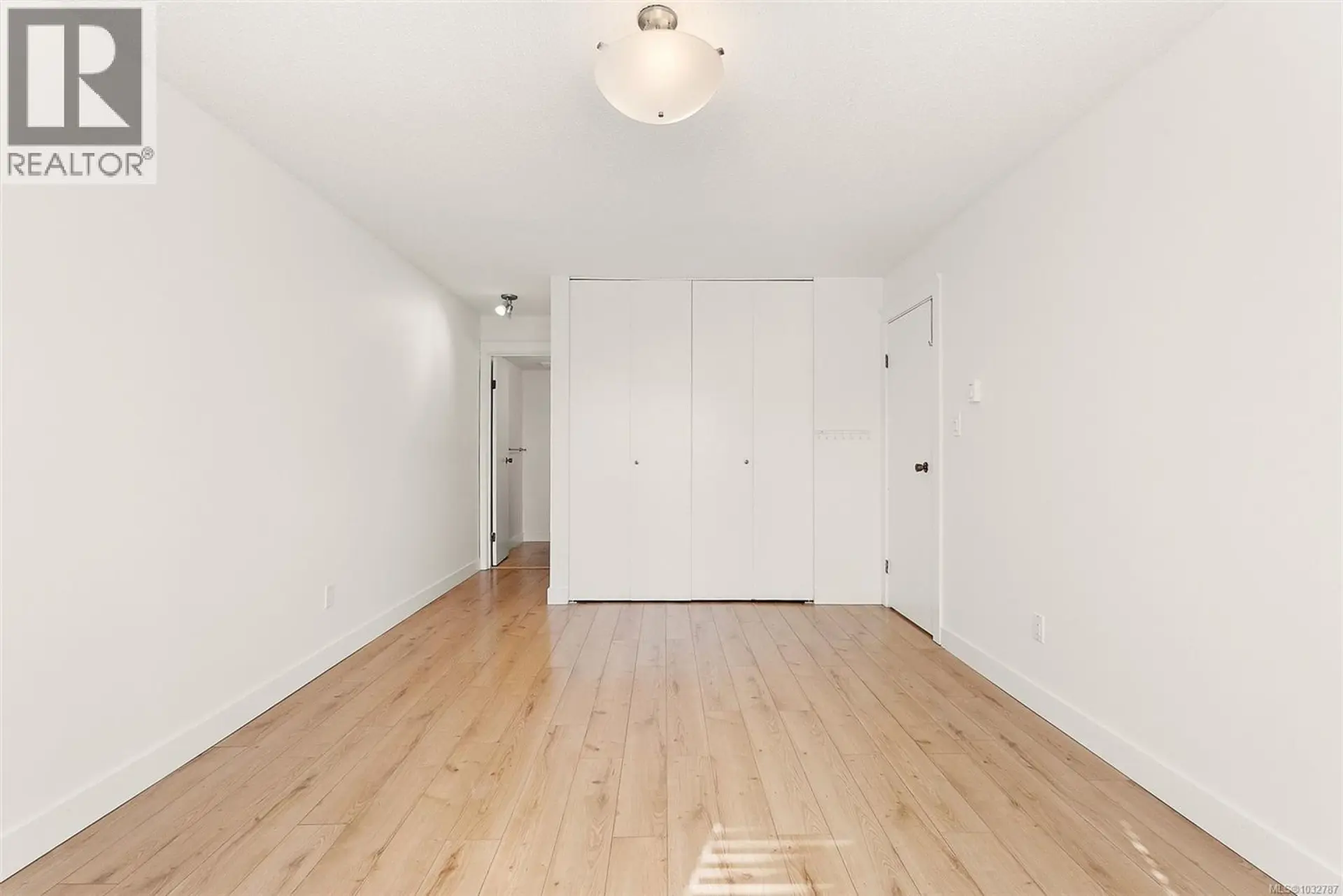 Property at #105 710 Lampson St, Esquimalt, BC