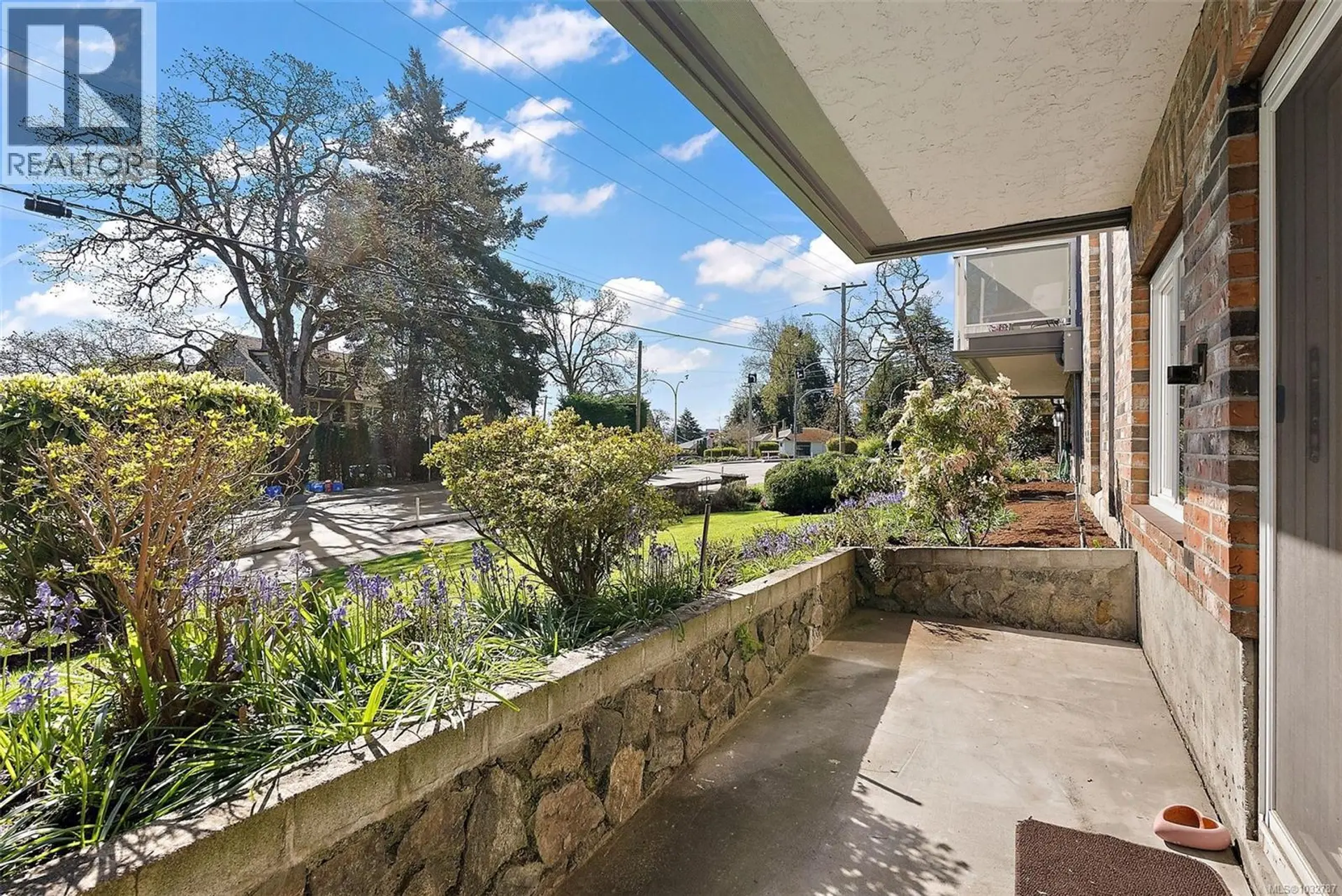 Property at #105 710 Lampson St, Esquimalt, BC