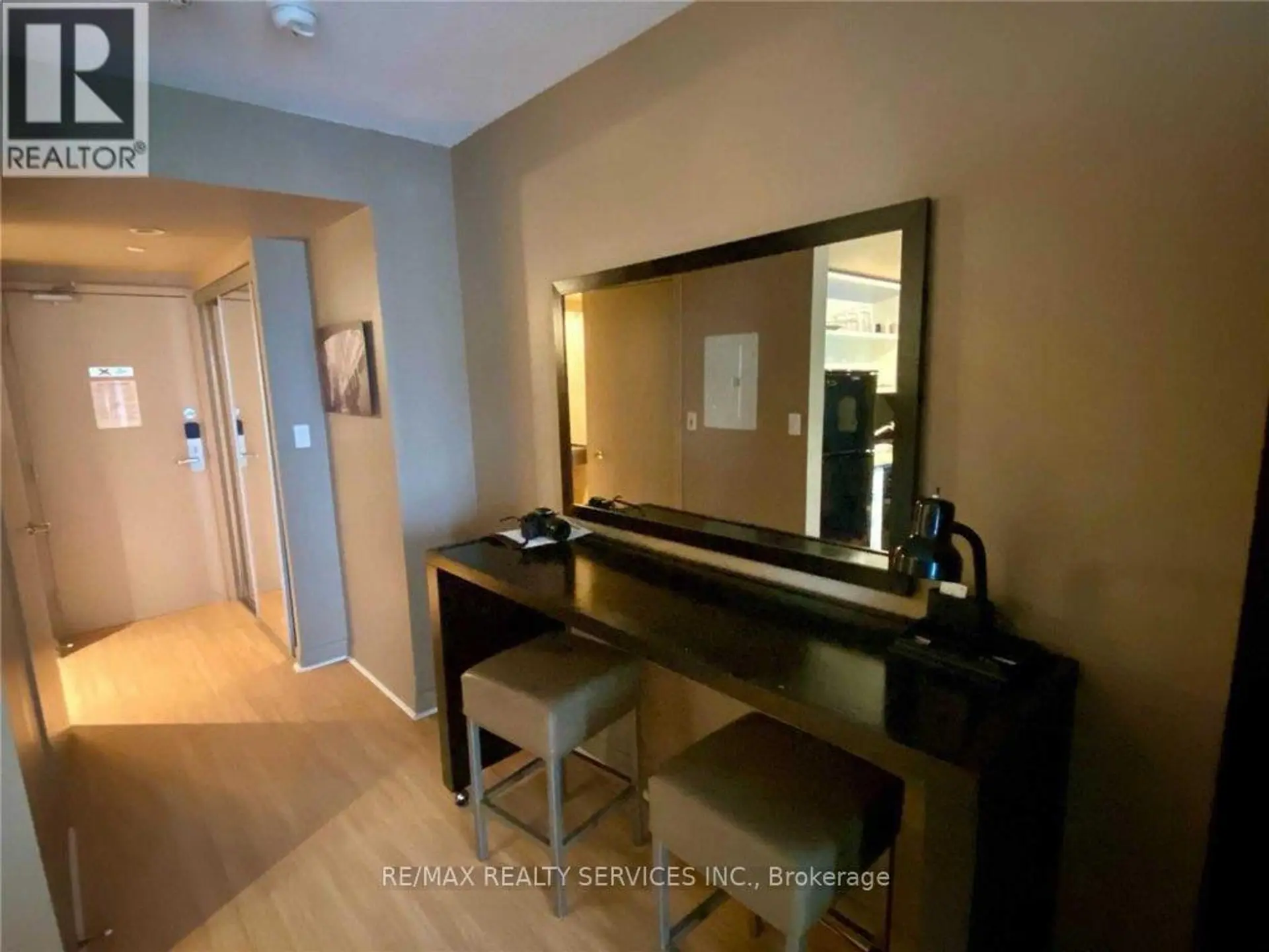 #1215 200 VICTORIA STREET - Image 6
