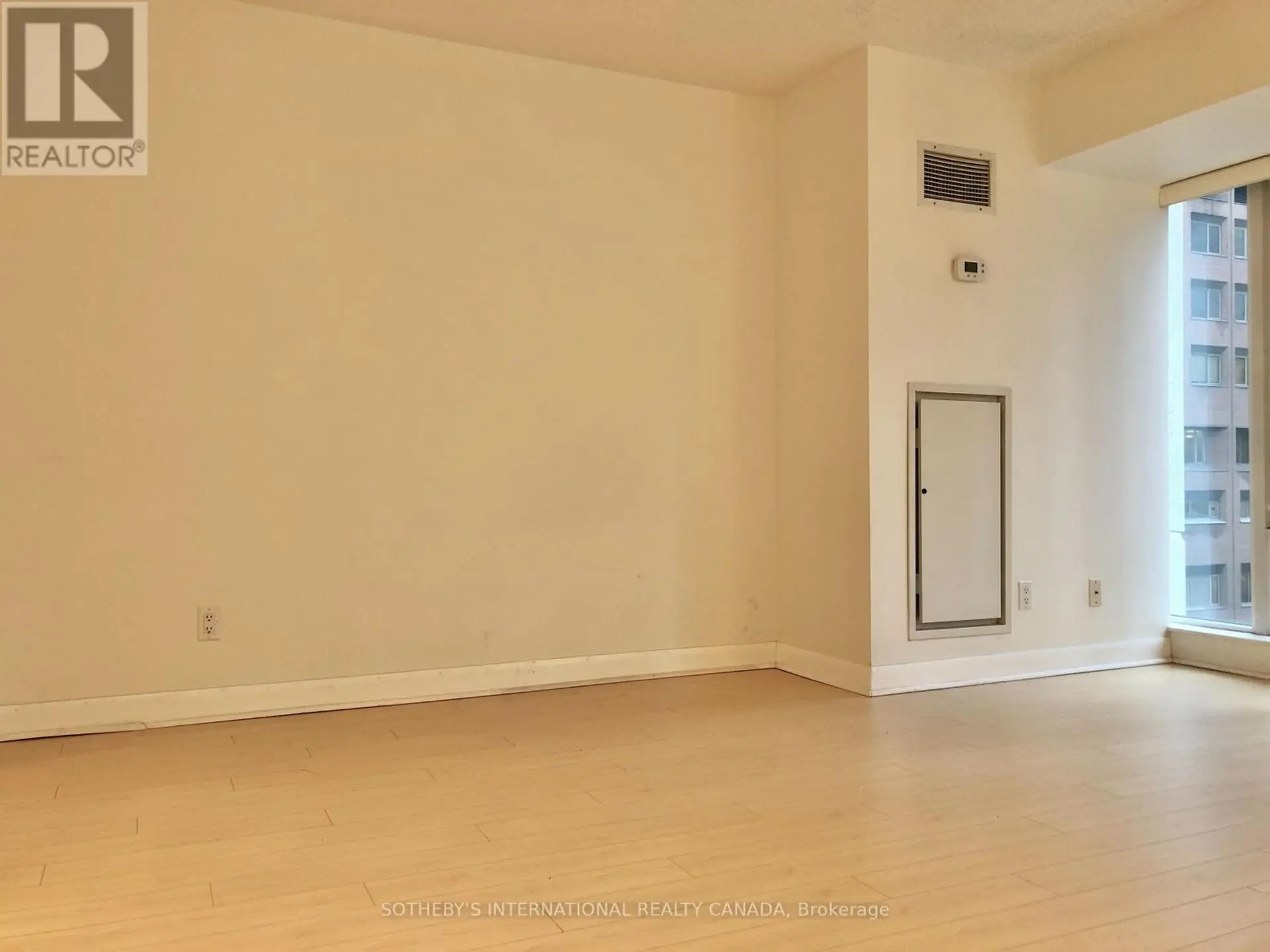 #717 210 VICTORIA STREET - Image 5