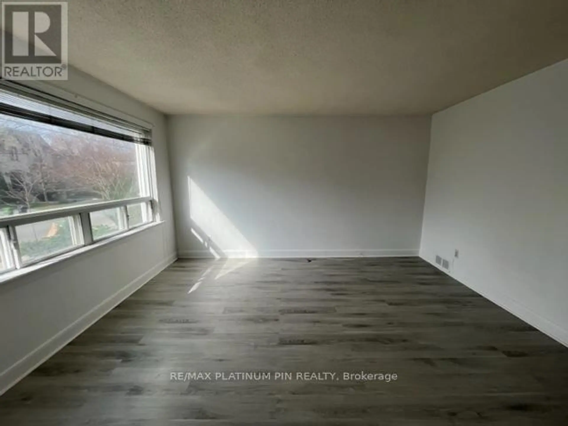 194 FLORENCE AVENUE - Image 2