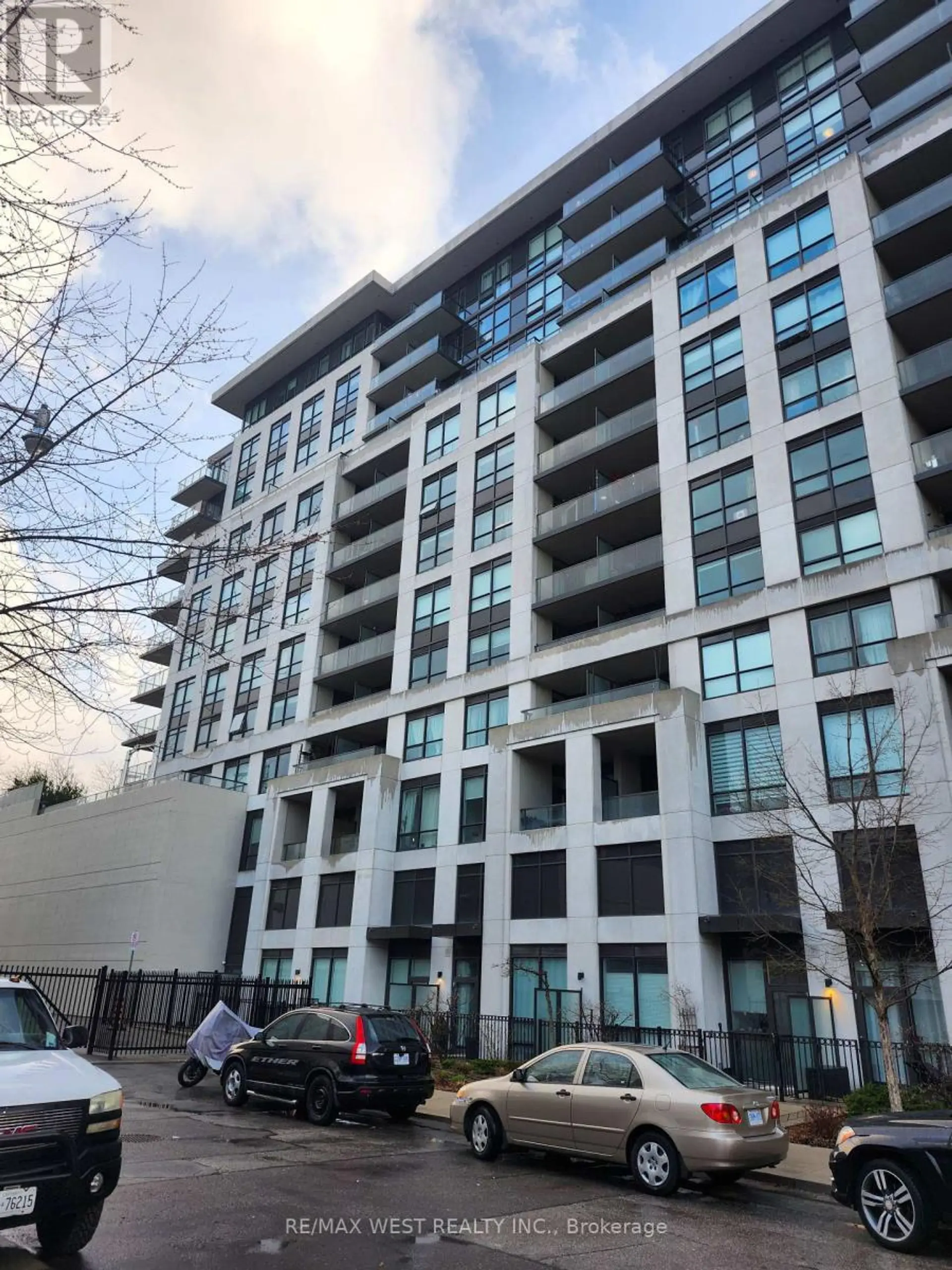 #426 8 TRENT AVENUE - Image 2