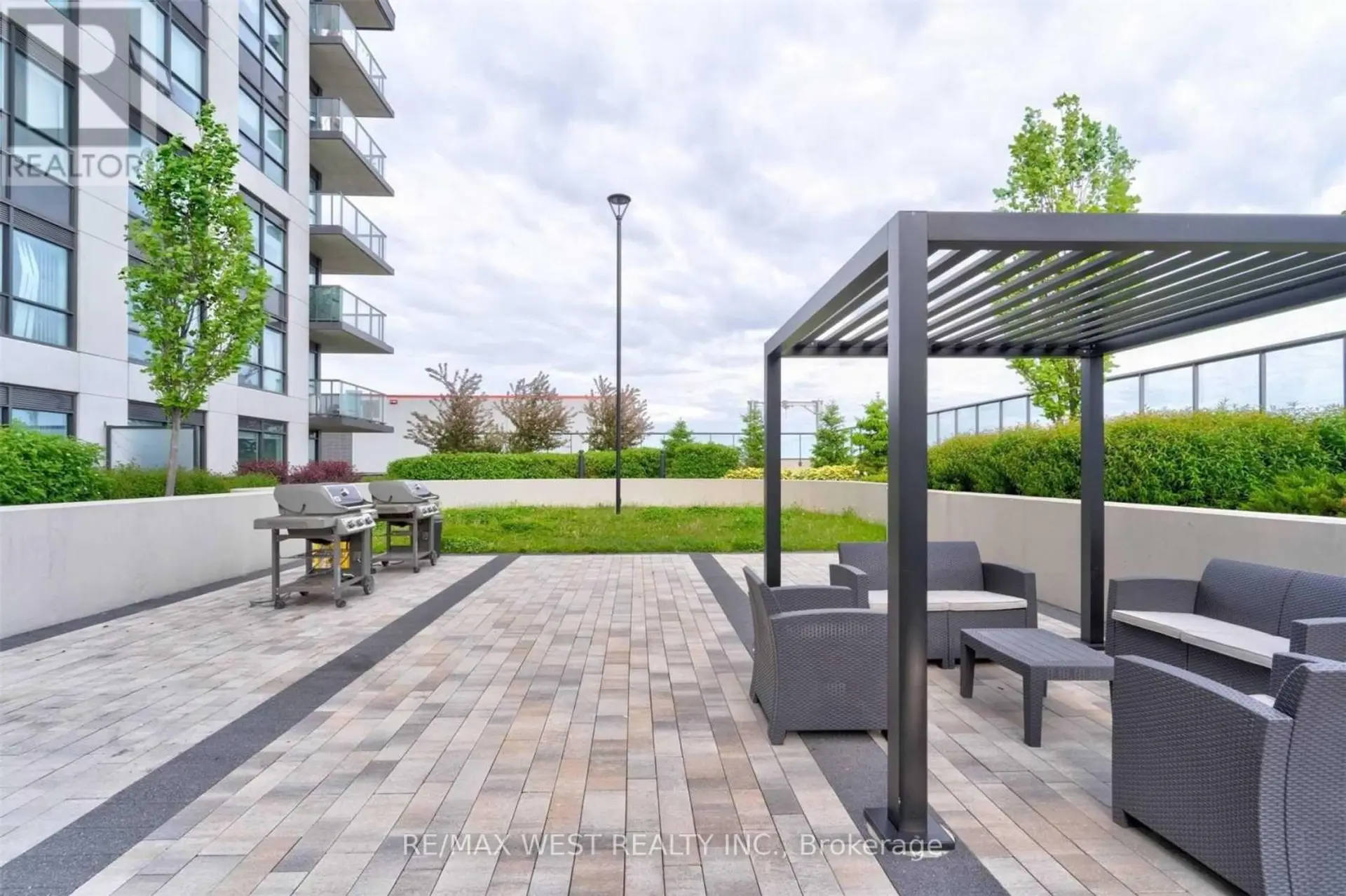 #426 8 TRENT AVENUE - Image 7