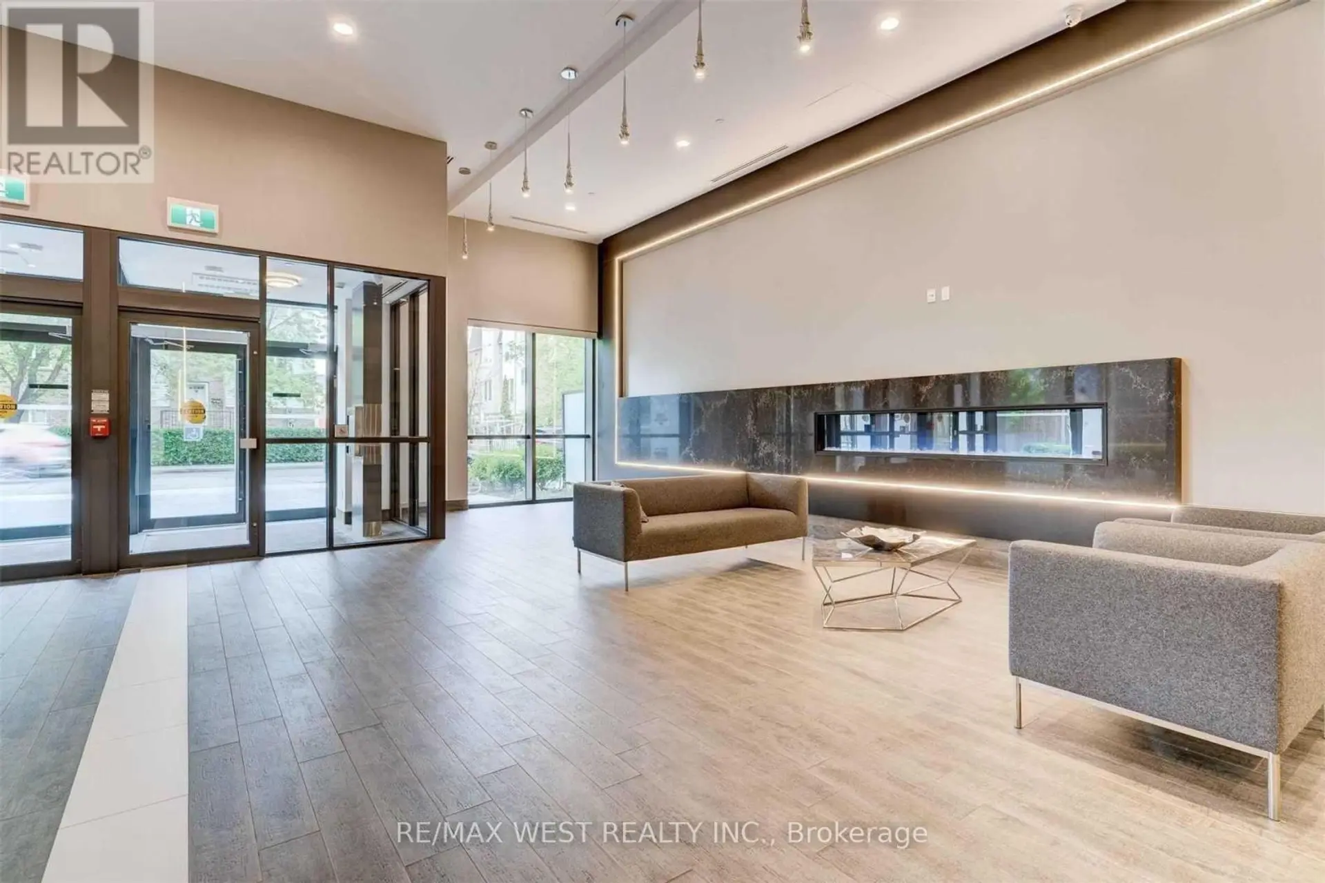 #426 8 TRENT AVENUE - Image 8