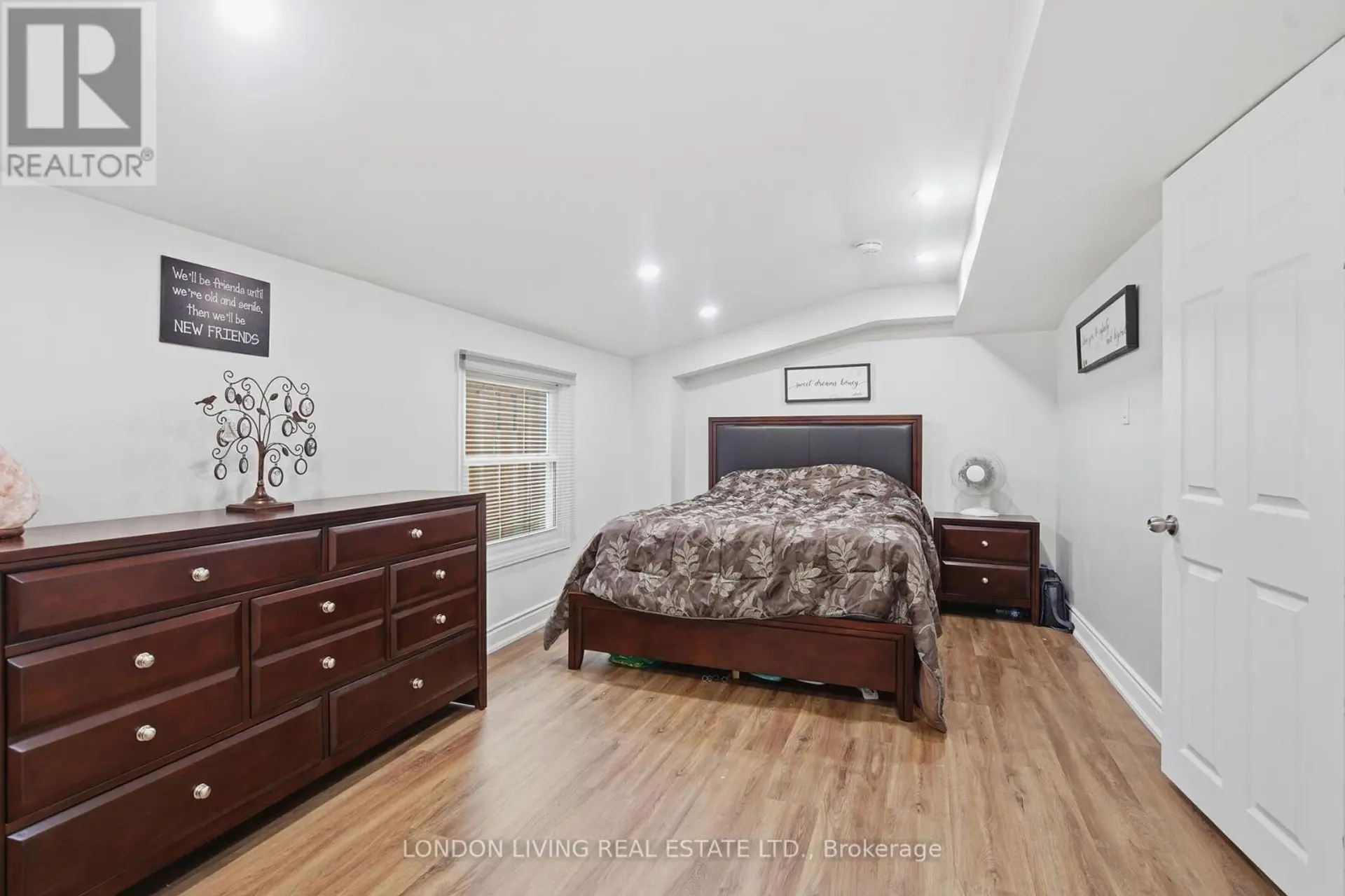 24 APPEL STREET - Image 8