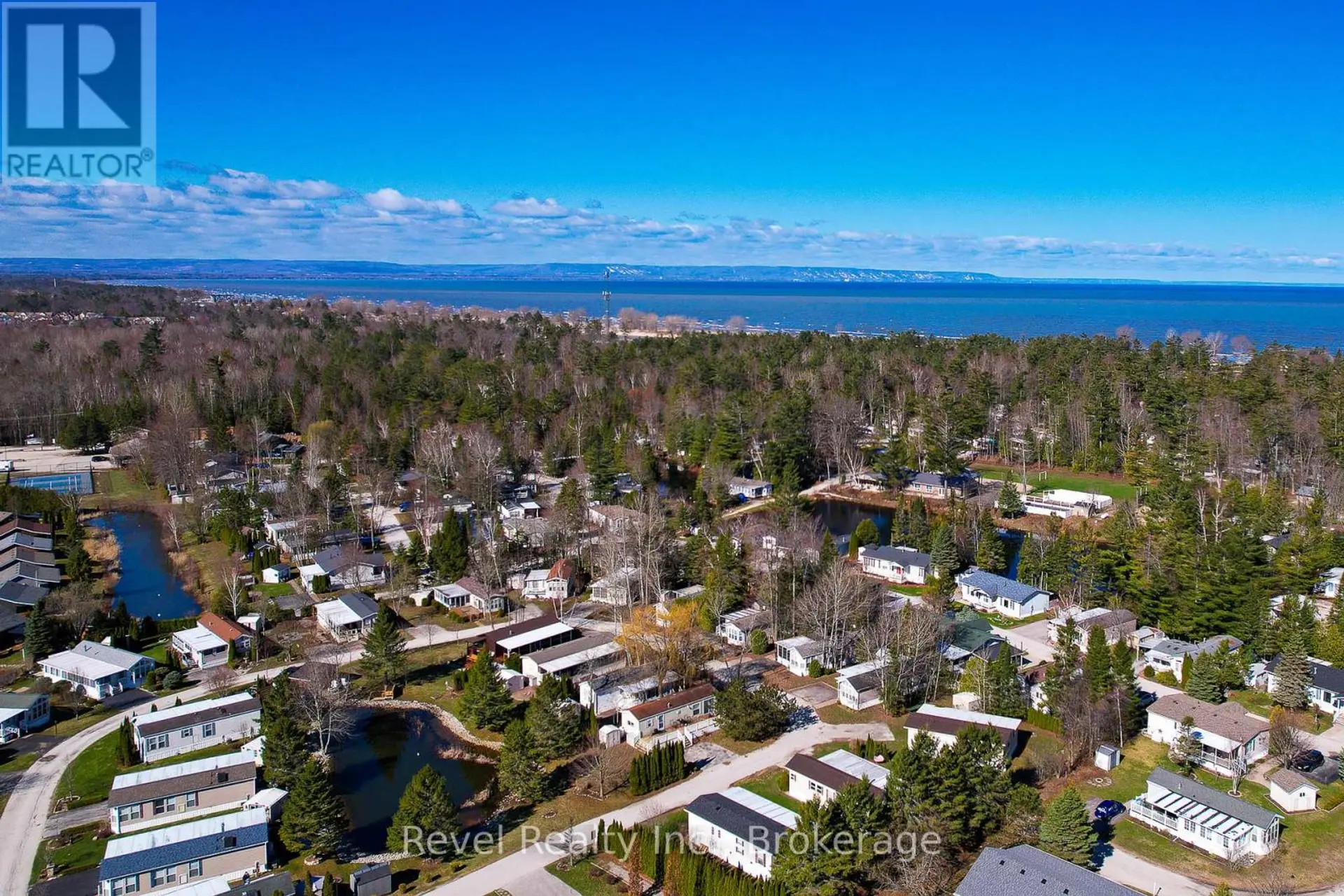 30 HURON CIRCLE - Image 19