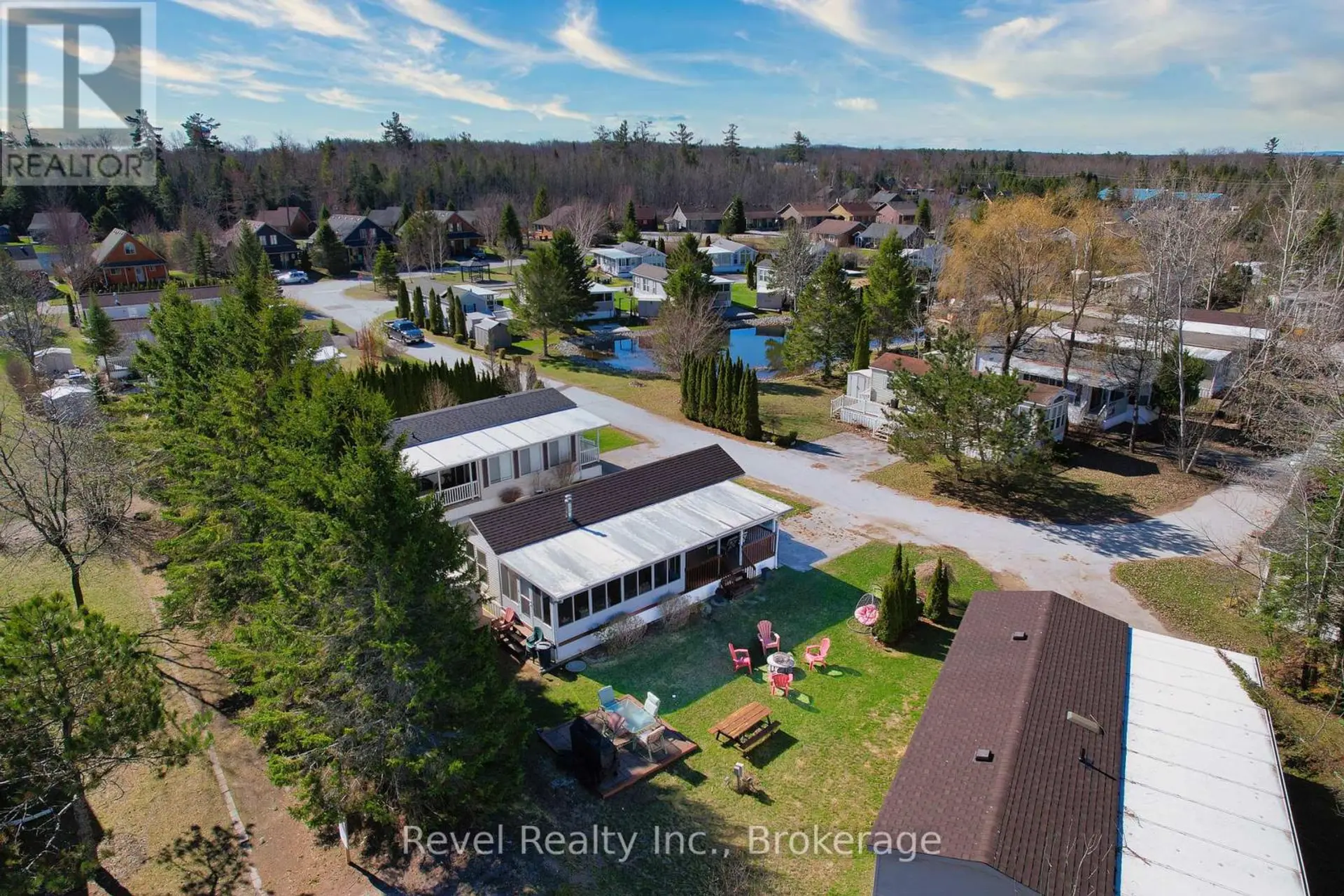 30 HURON CIRCLE - Image 2