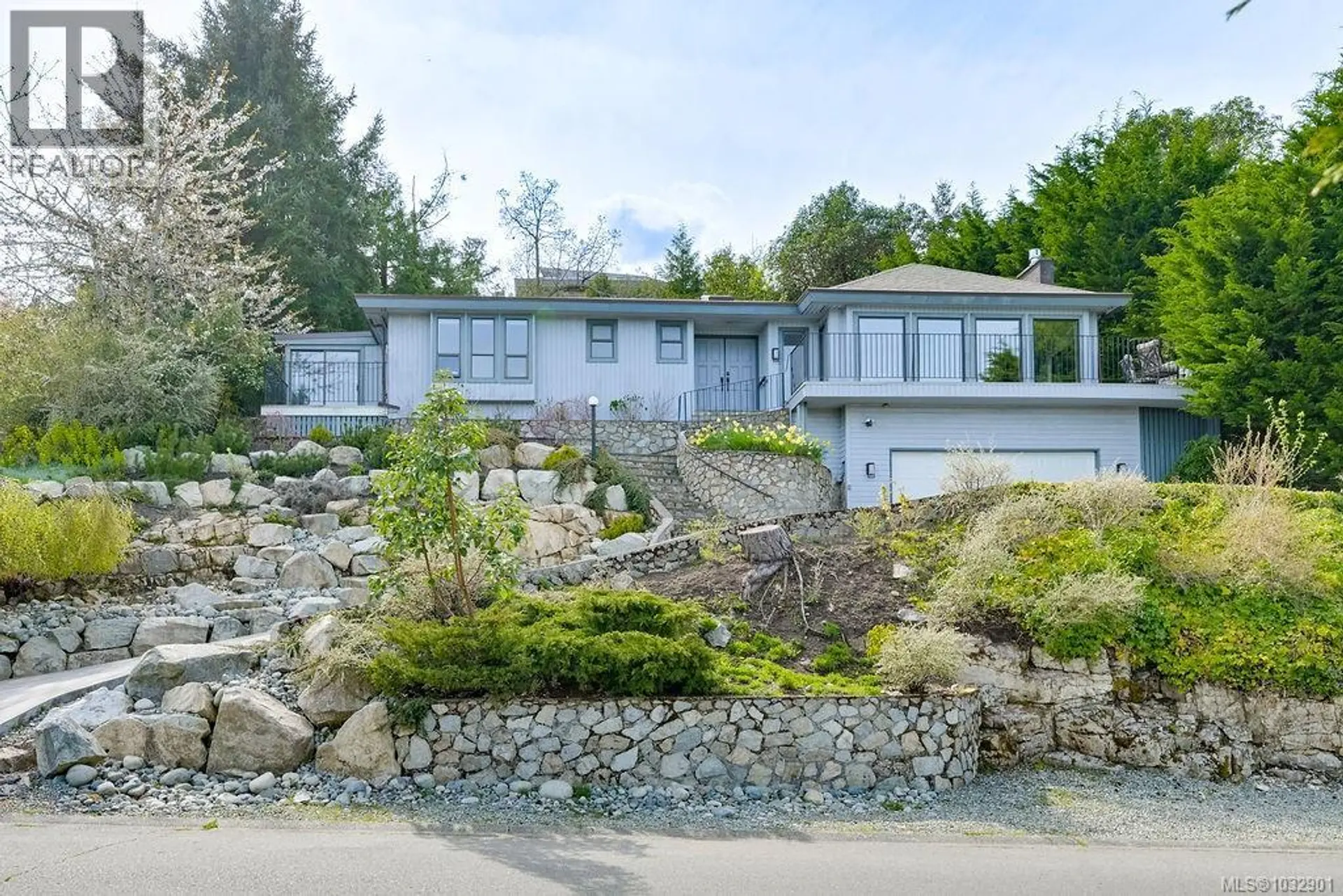 Property at 8870 Forest Park Dr, North Saanich, BC