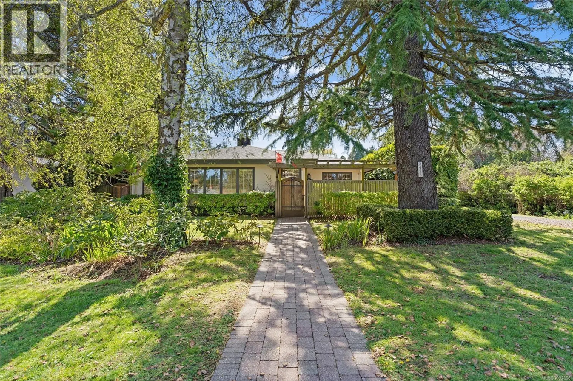 Property at 2425 Camelot Rd, Saanich, BC