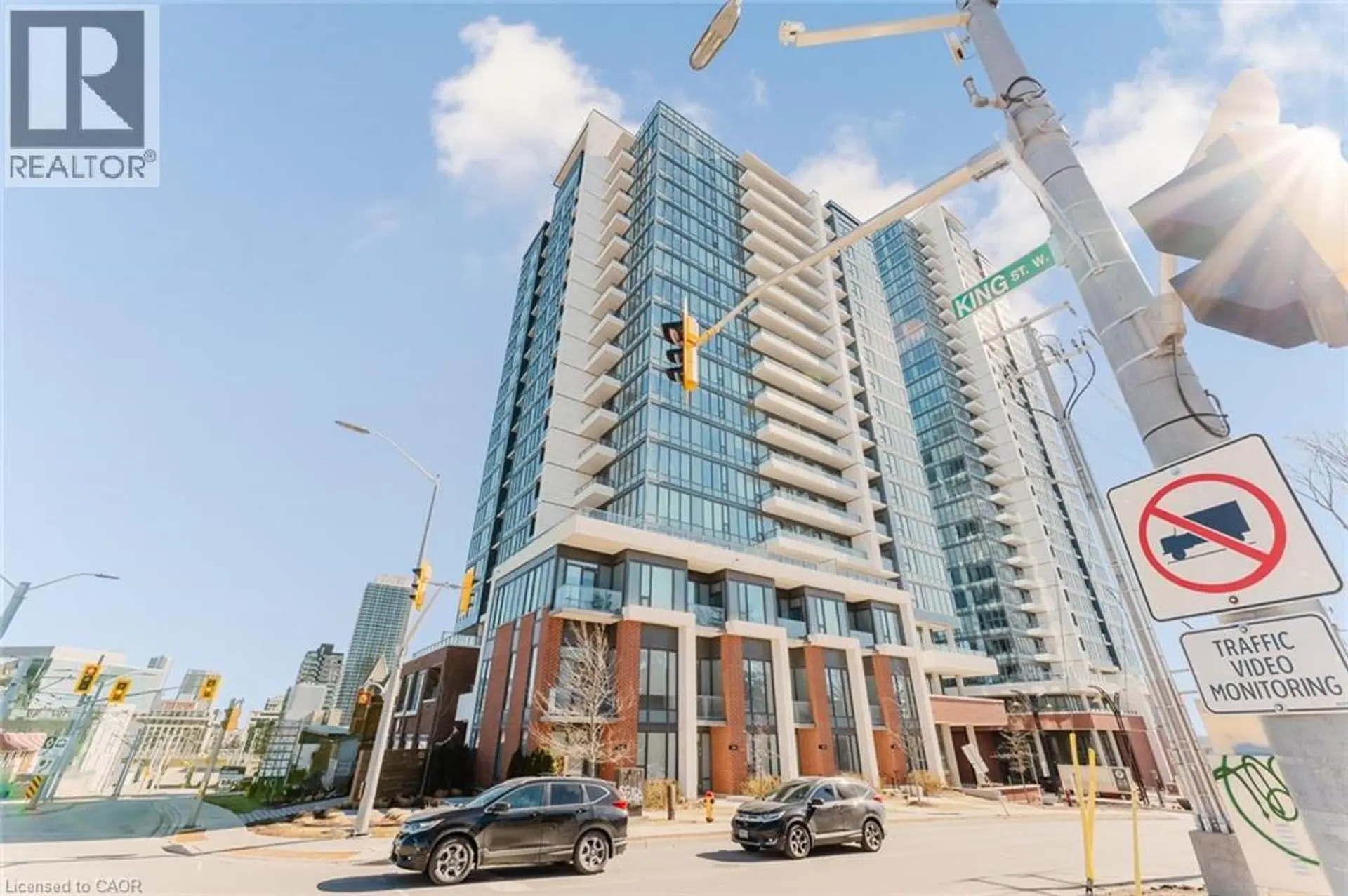 #904 5 WELLINGTON STREET S - Image 1