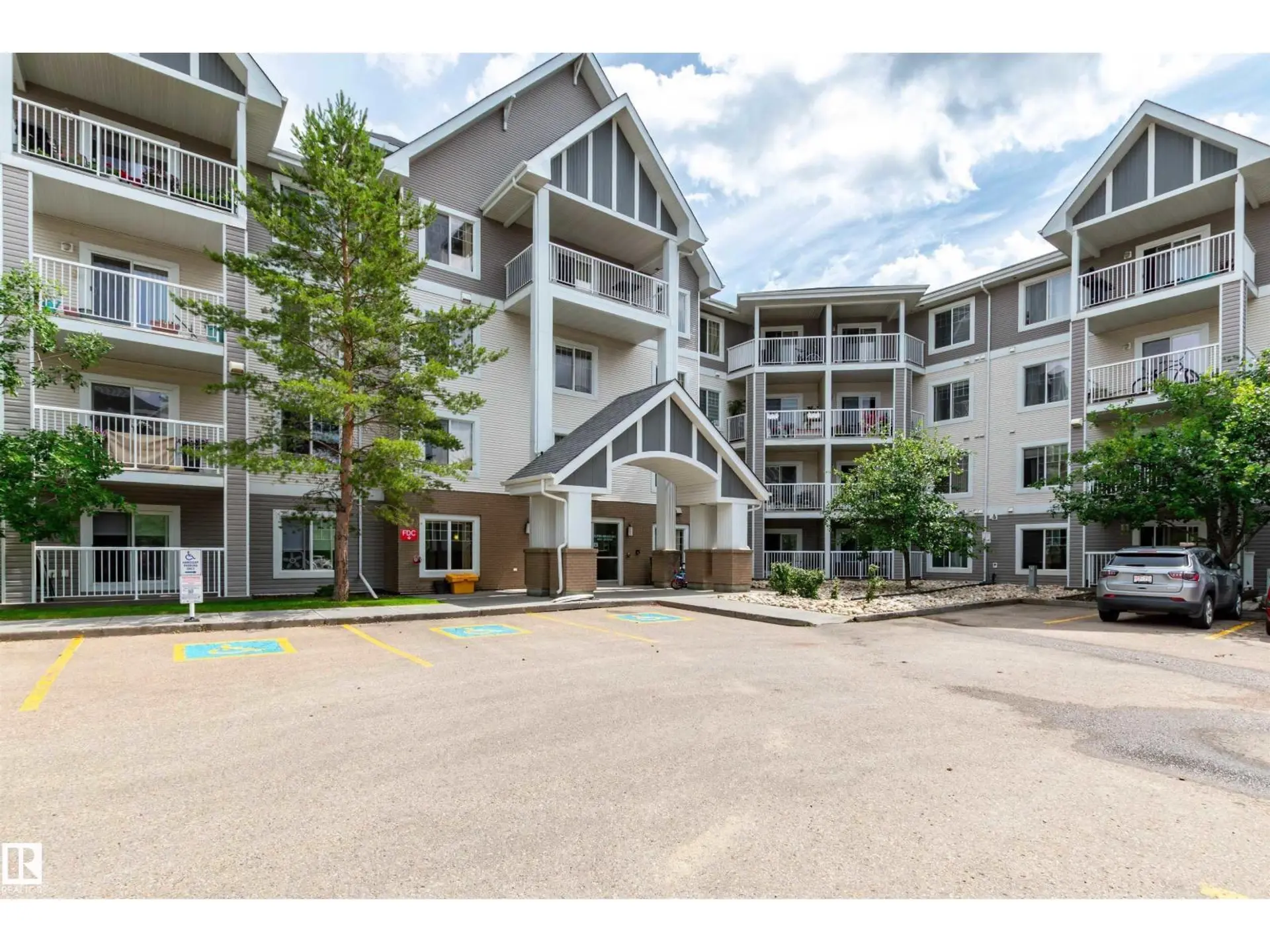 #417 4403 23 ST NW - Image 16