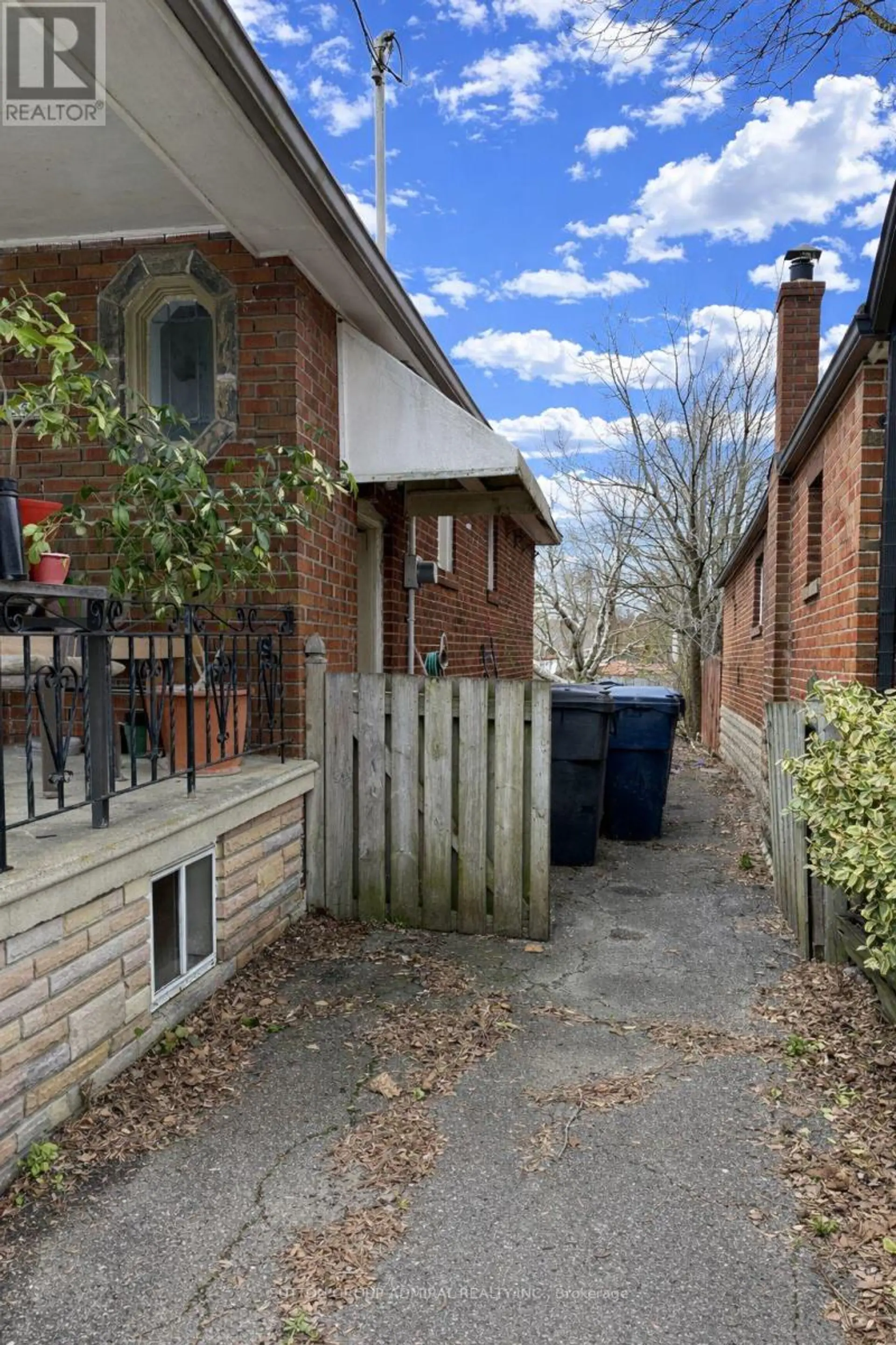 368 WINNETT AVENUE - Image 2