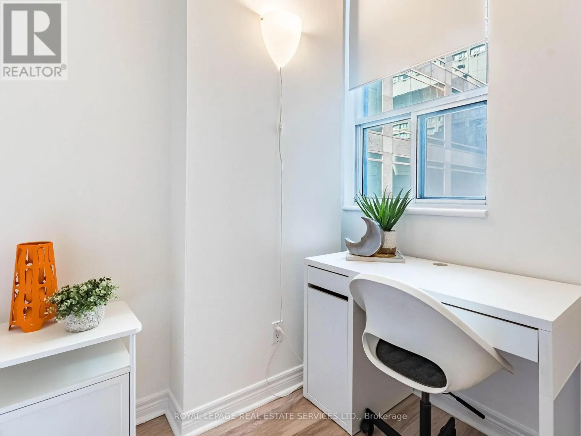 #802 55 BLOOR STREET E - Image 13