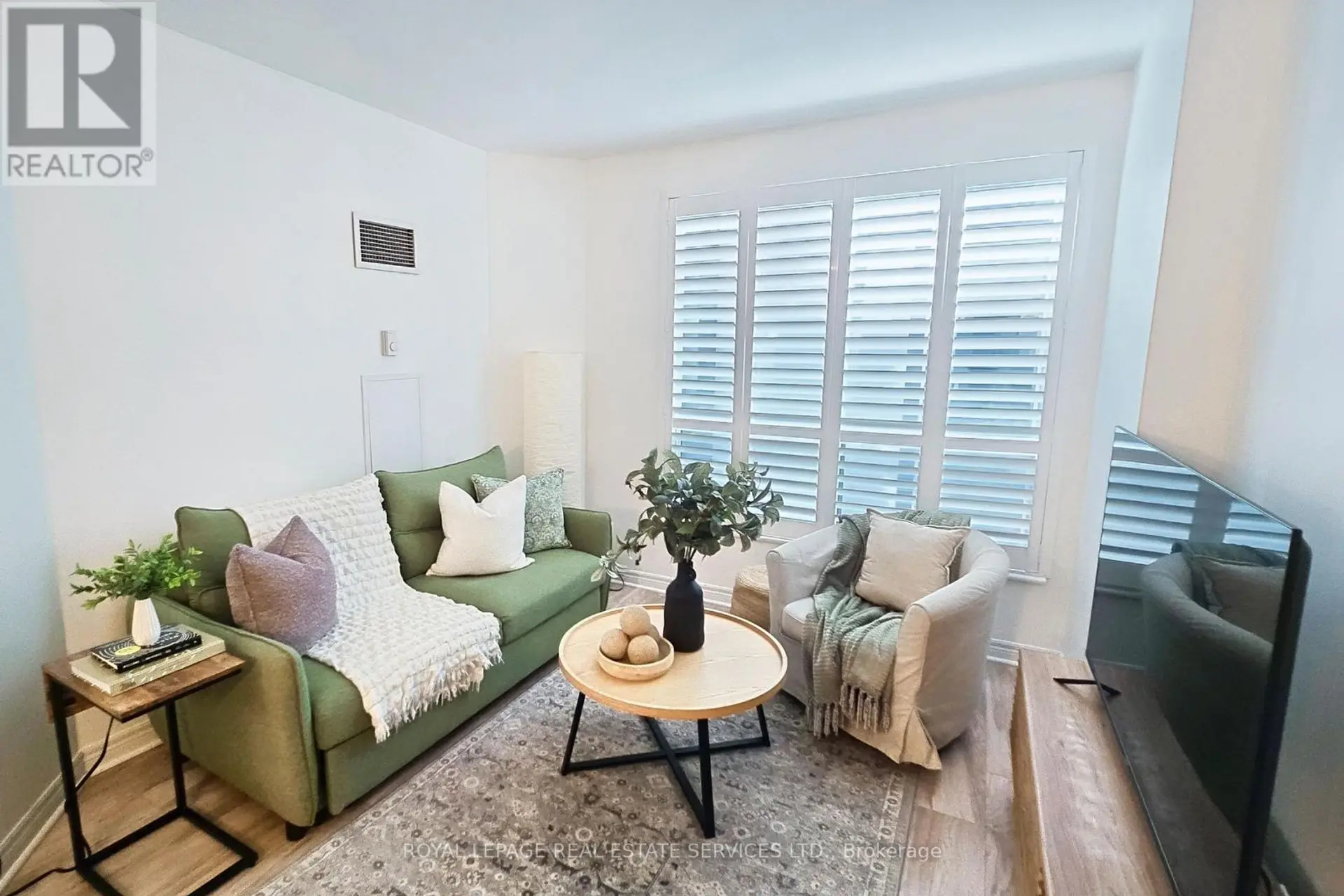 #802 55 BLOOR STREET E - Image 3