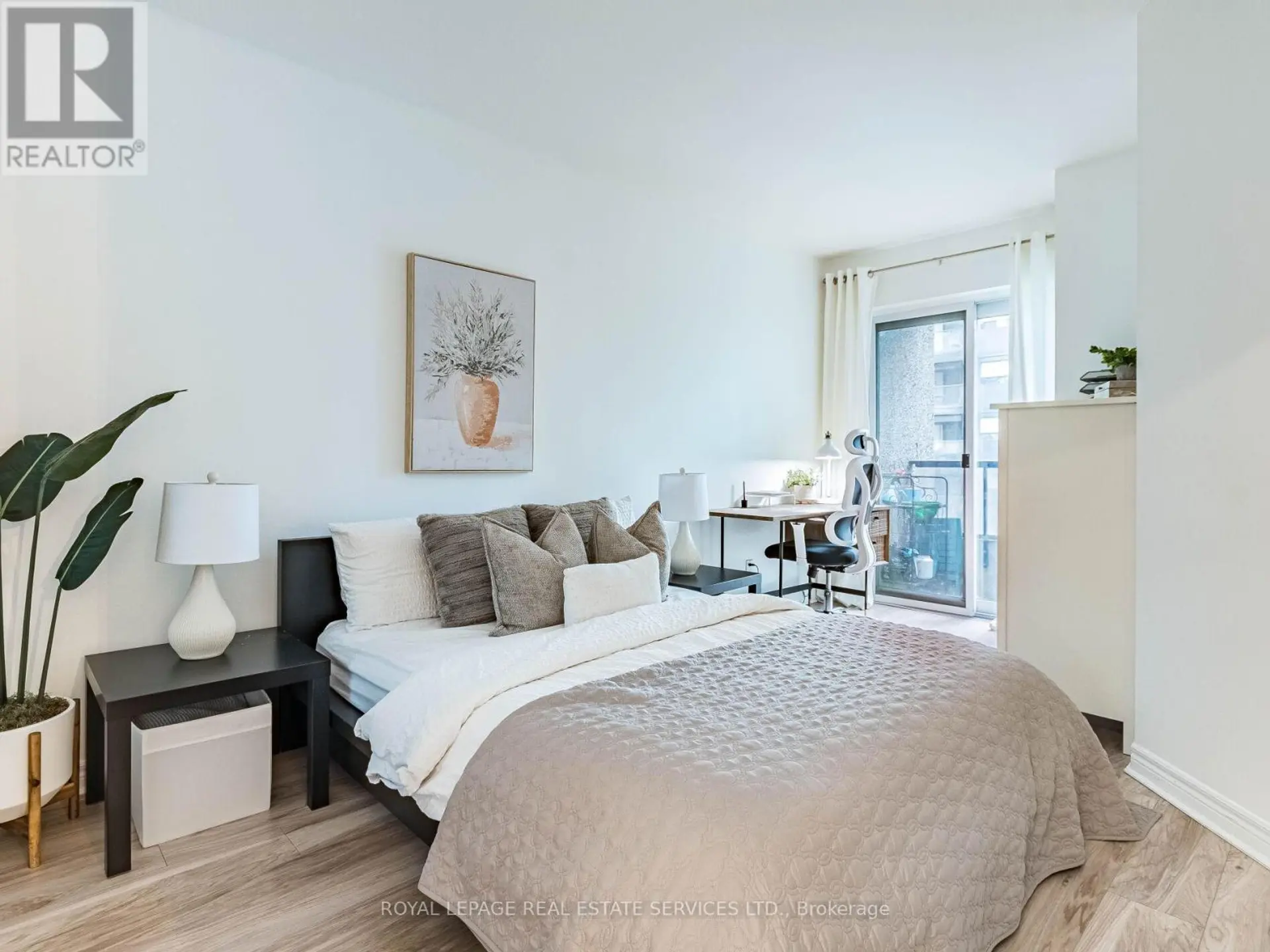 #802 55 BLOOR STREET E - Image 8