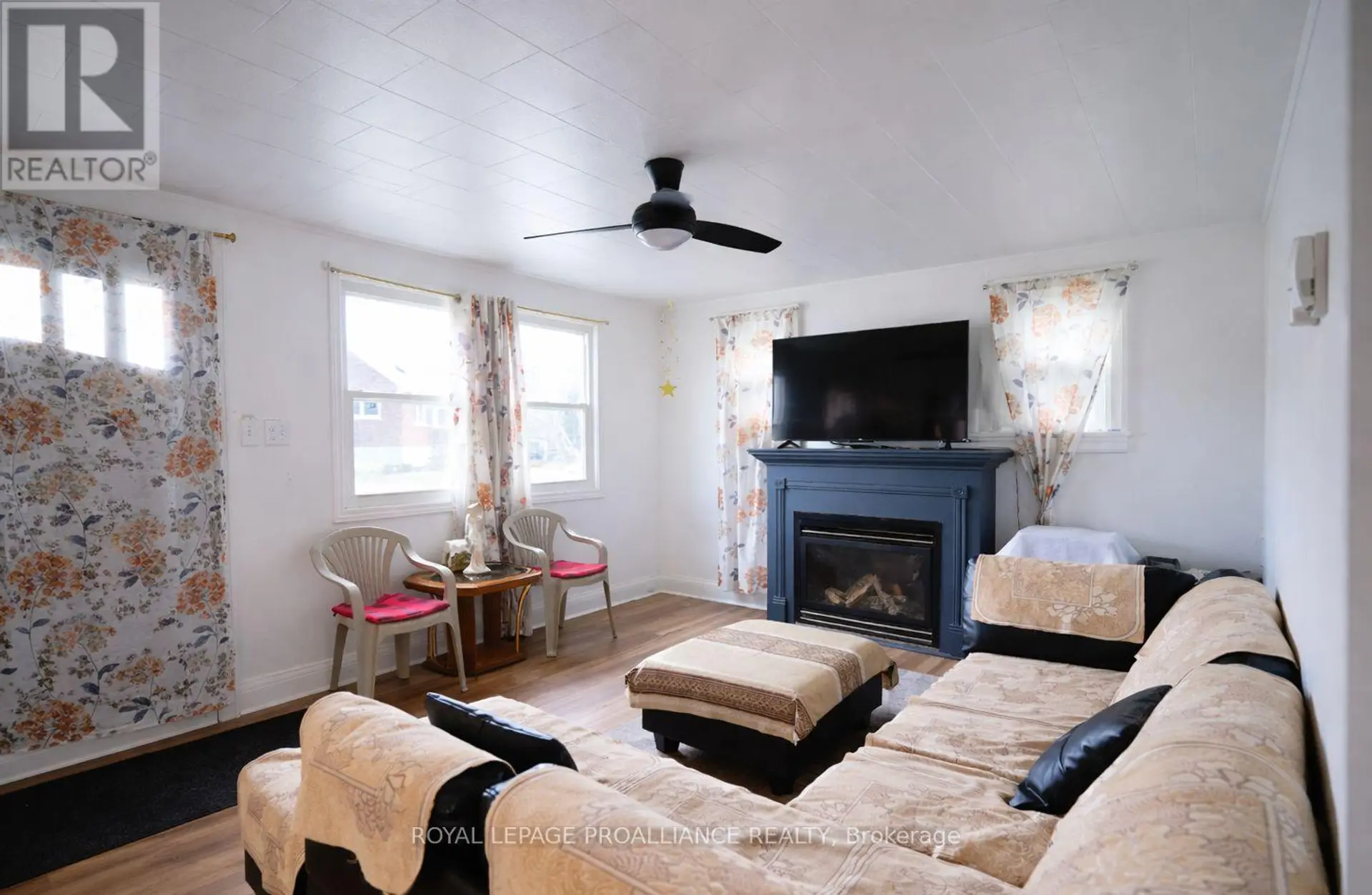 30 STRACHAN STREET - Image 5