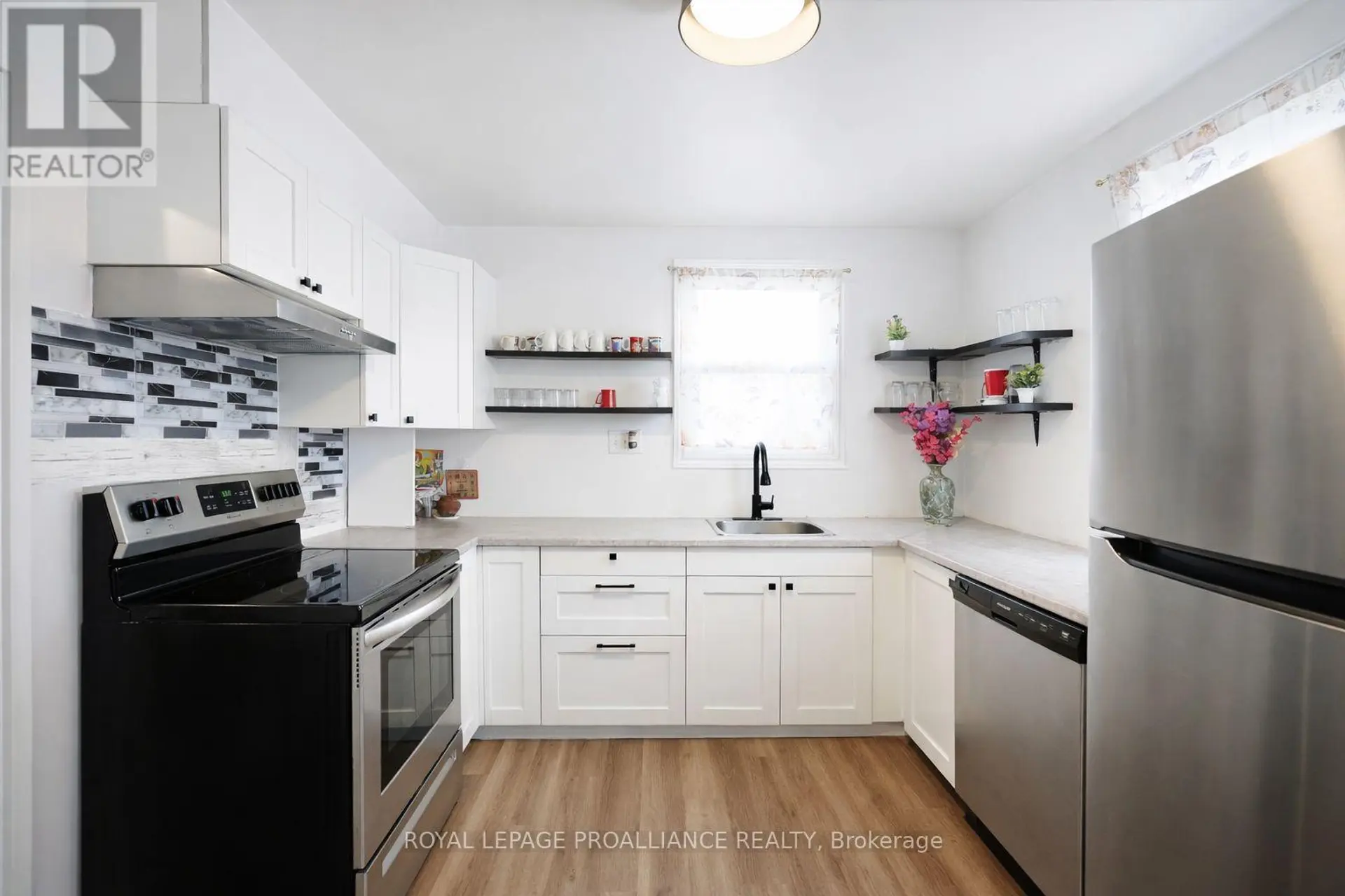 30 STRACHAN STREET - Image 7