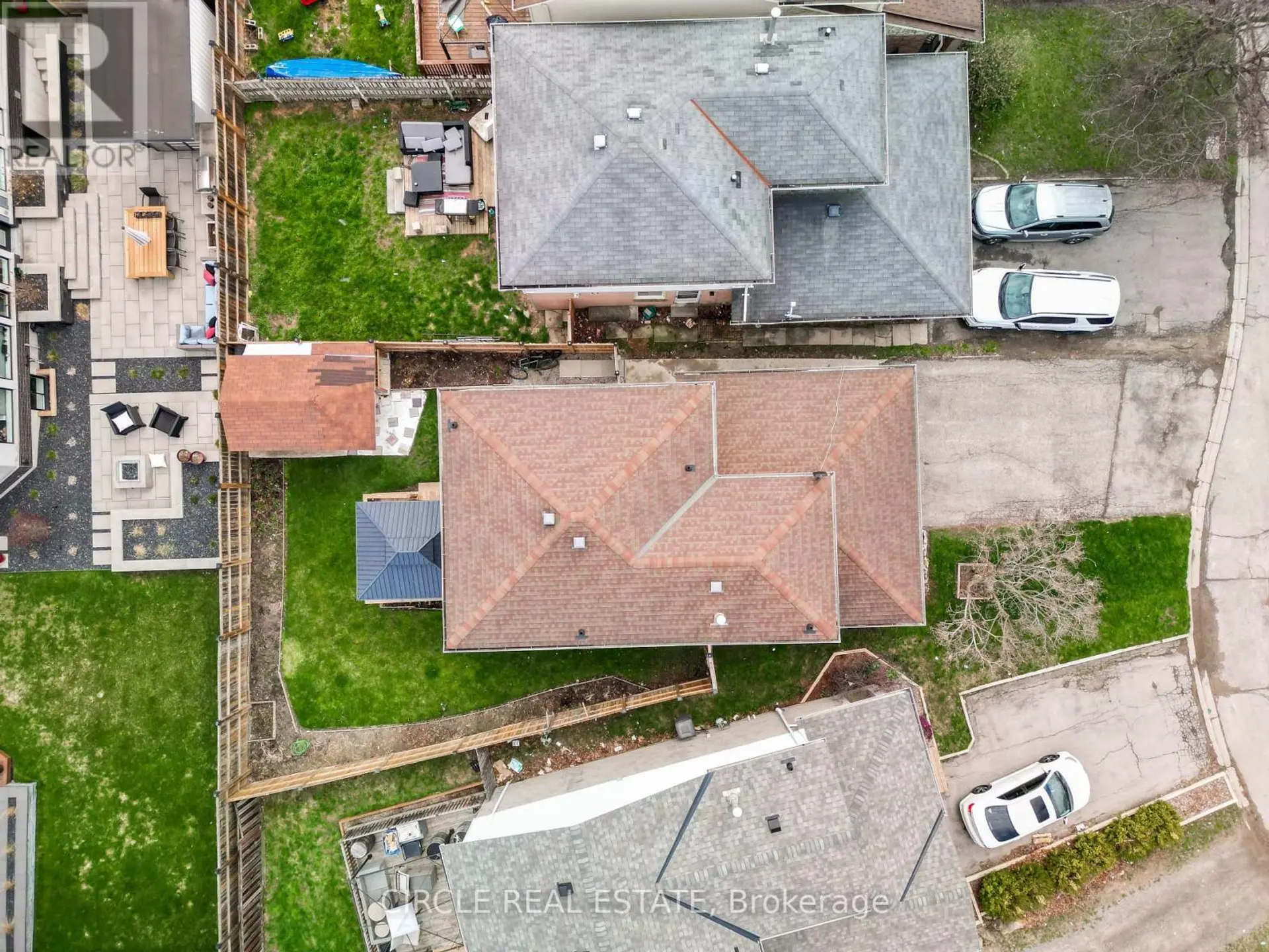 64 LAMPMAN CRESCENT - Image 3
