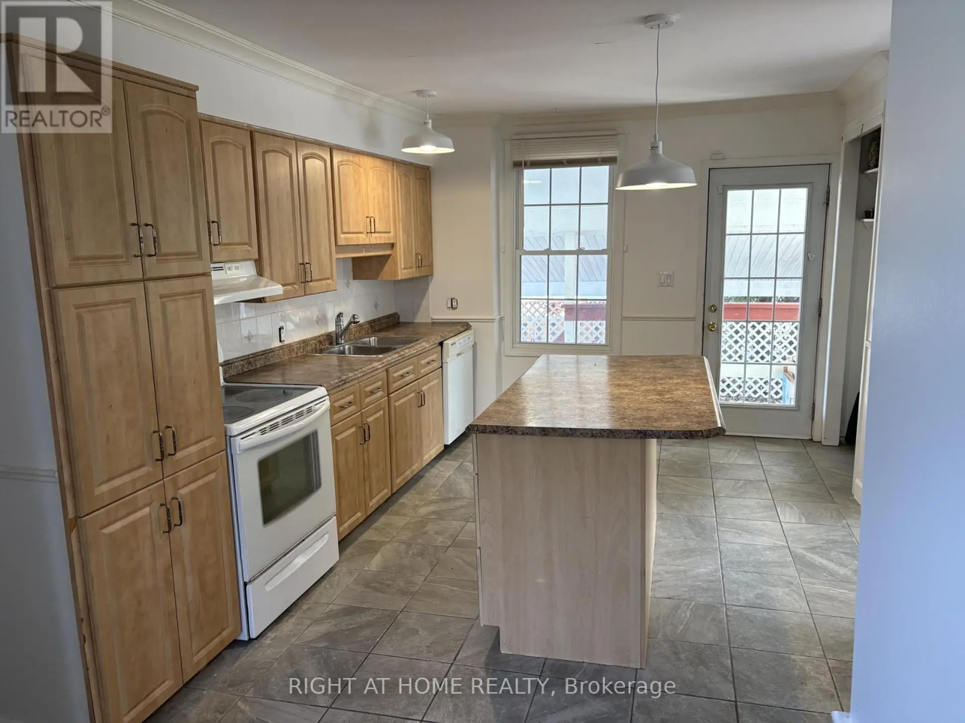 9 MAUD STREET - Image 2