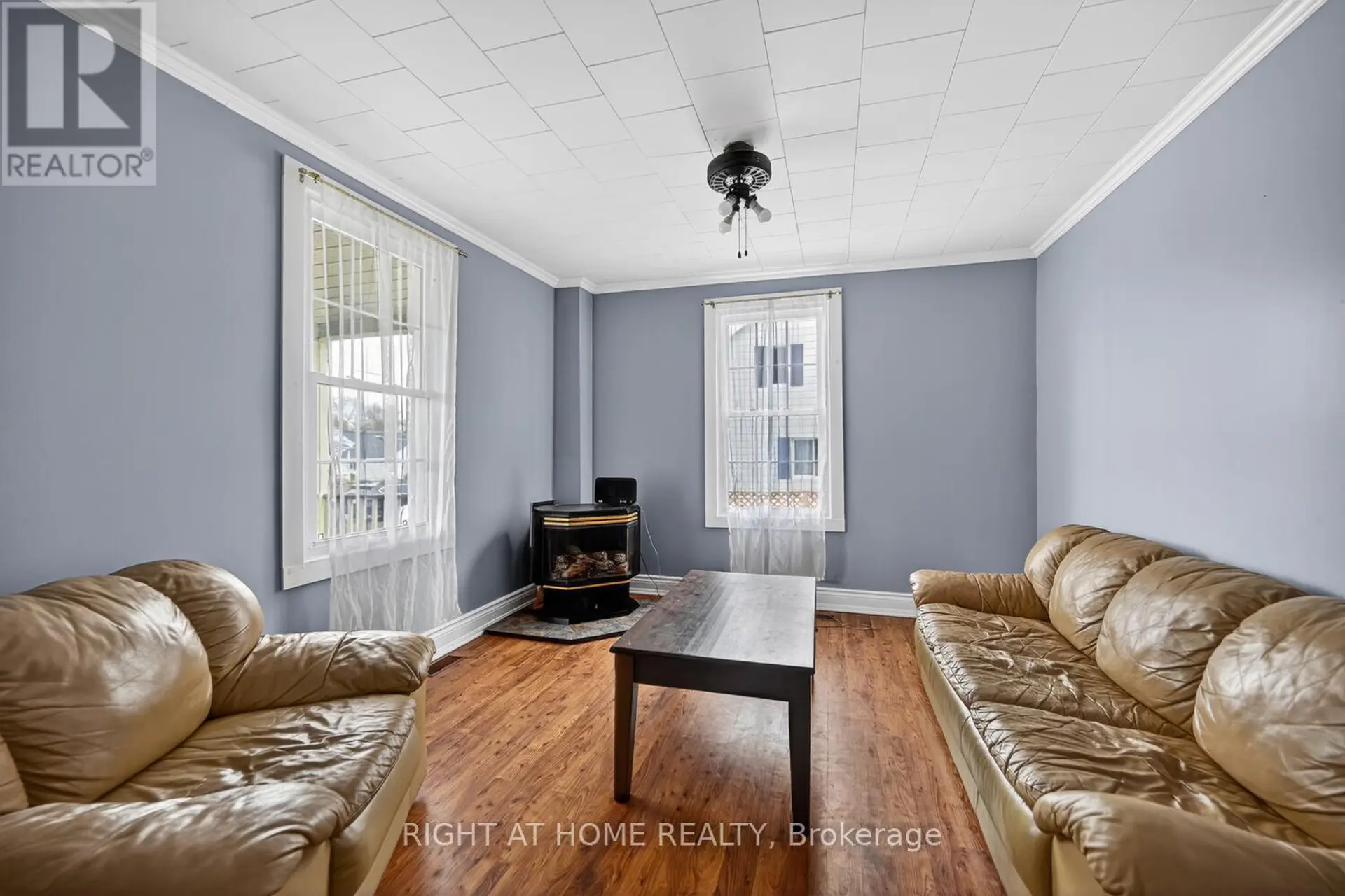 9 MAUD STREET - Image 4