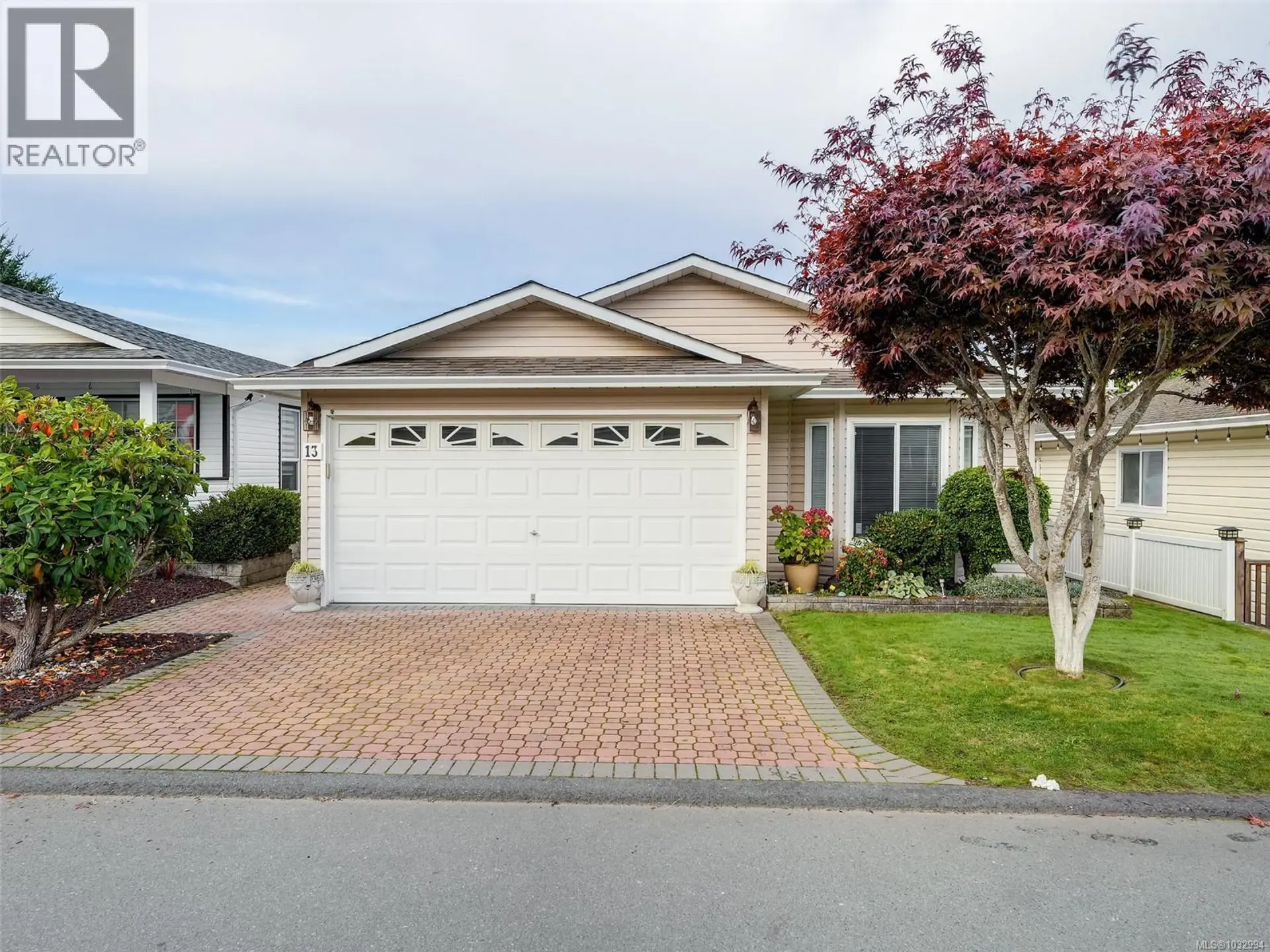 Property at 13 Eagle Lane, View Royal, BC