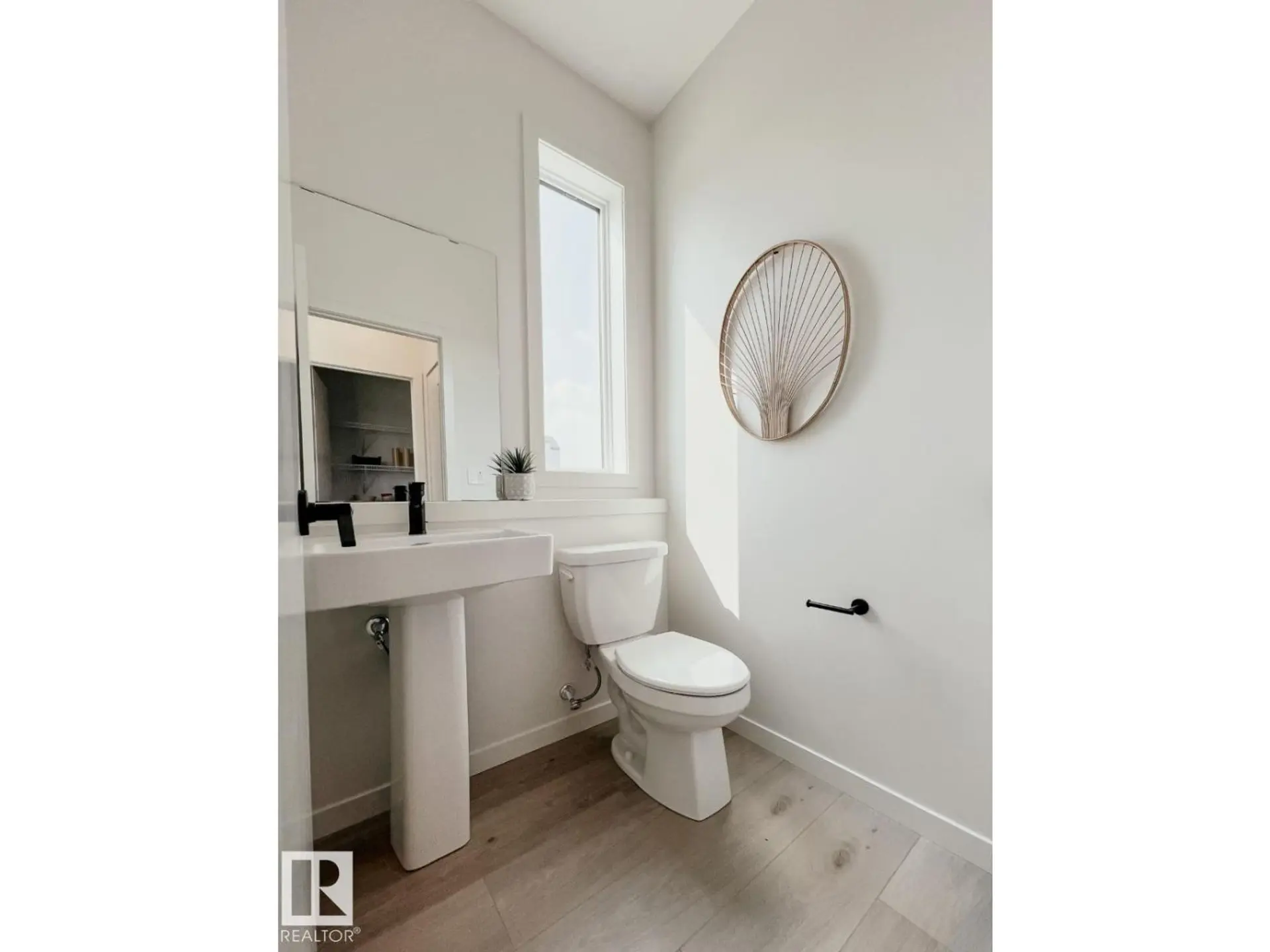 305 32 ST SW - Image 10