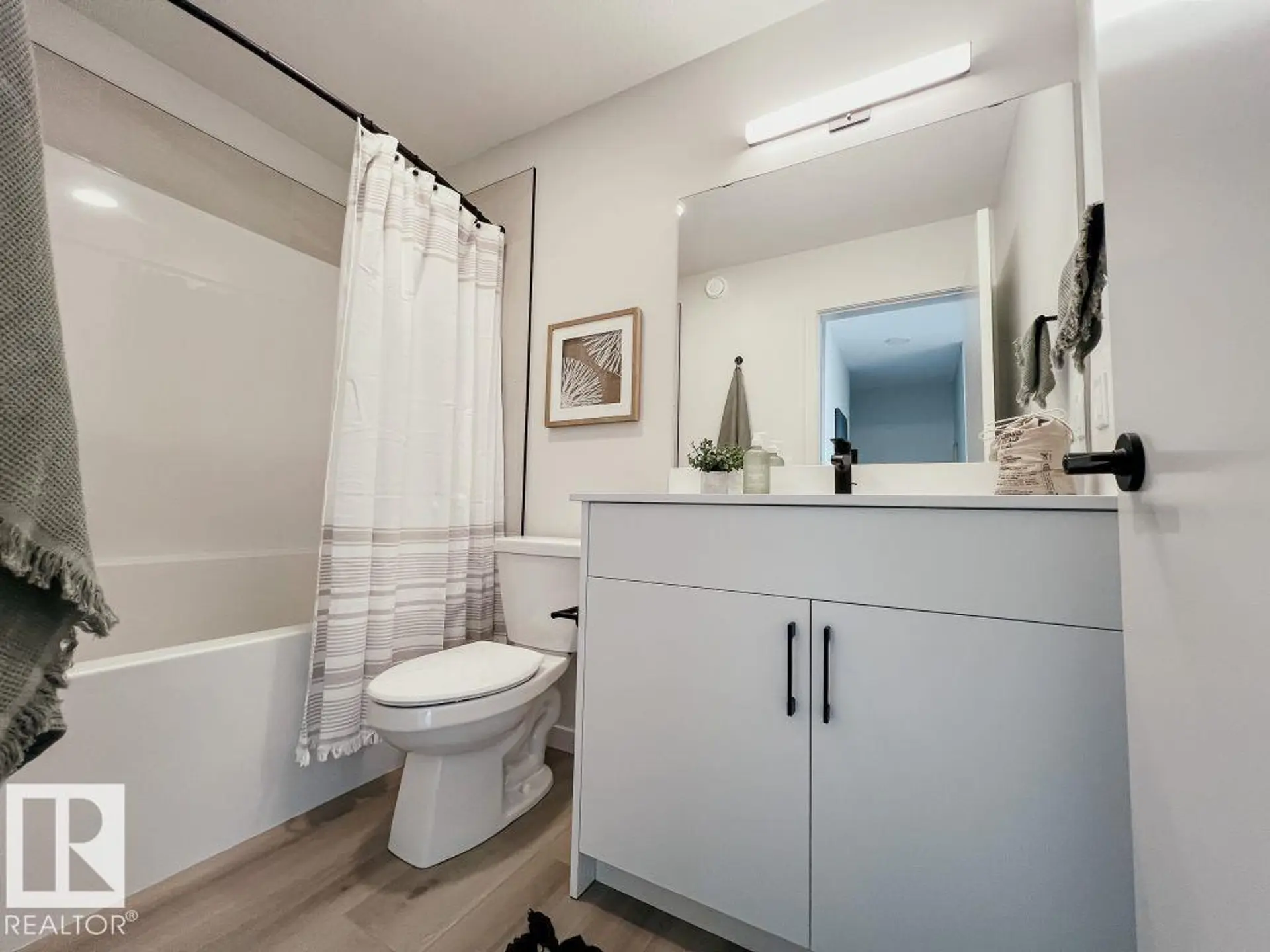 305 32 ST SW - Image 17