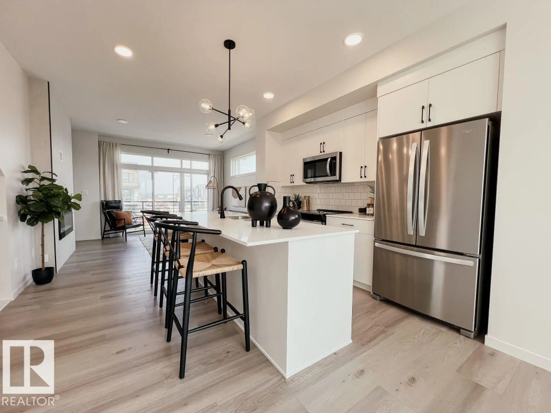305 32 ST SW - Image 3