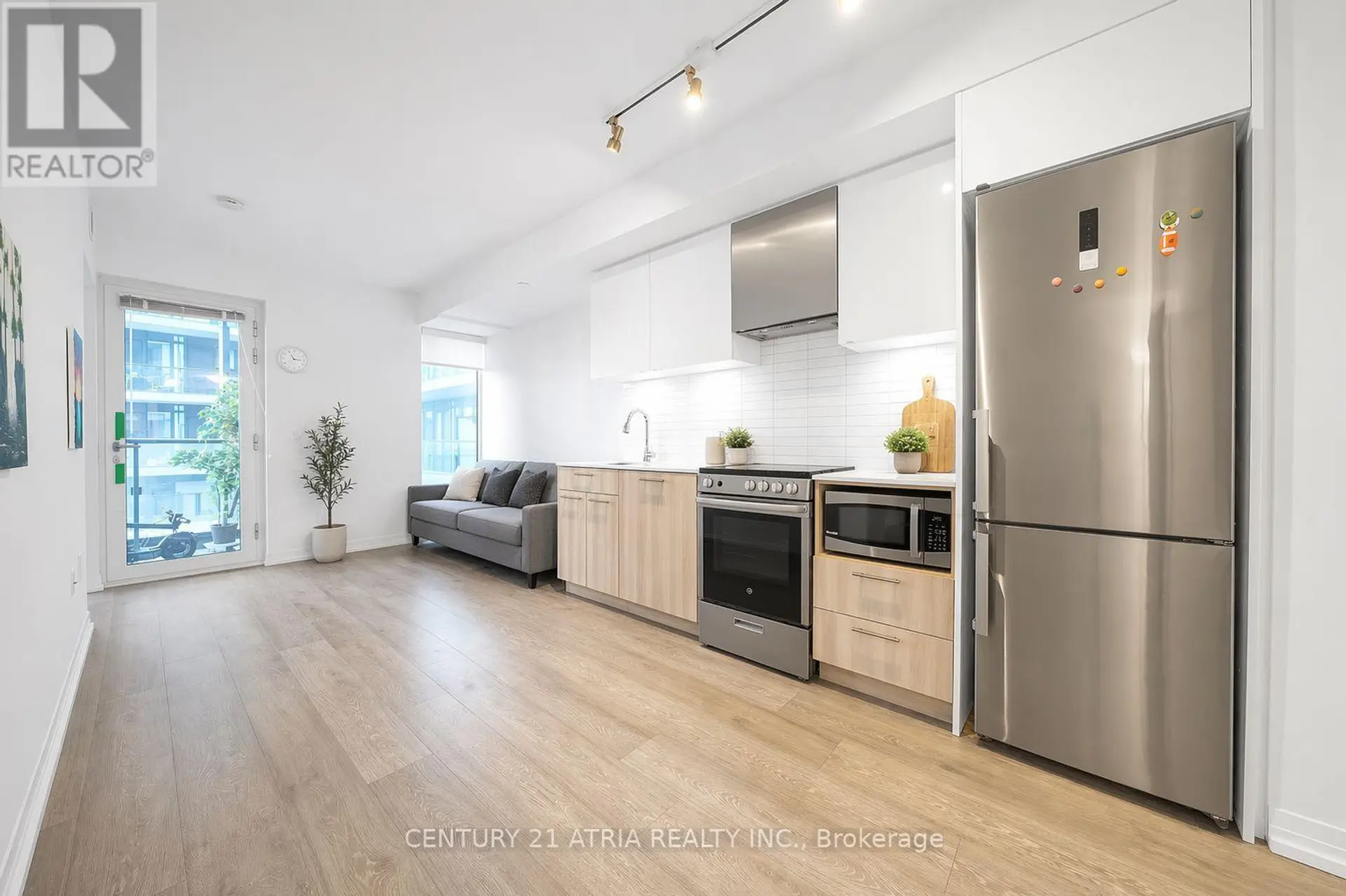 #631 251 JARVIS STREET - Image 2