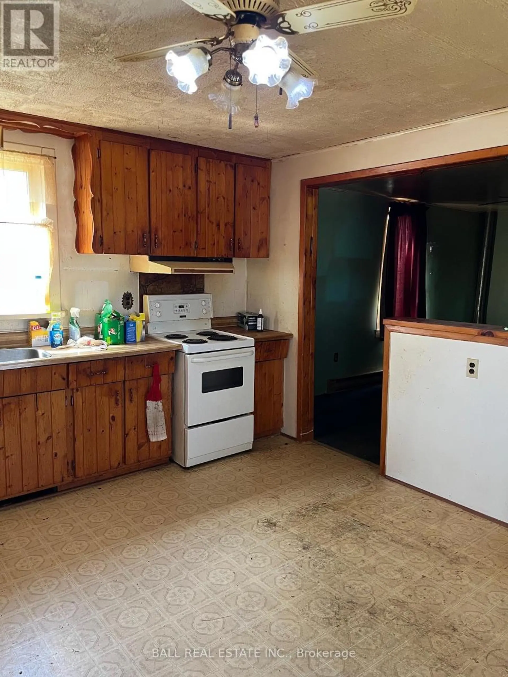 72 BOOTH STREET S - Image 3
