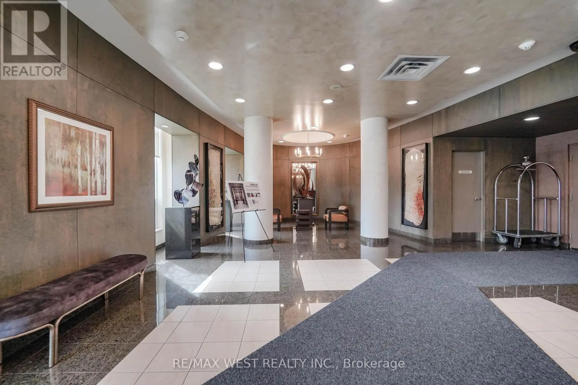 #1717 188 DORIS AVENUE - Image 2