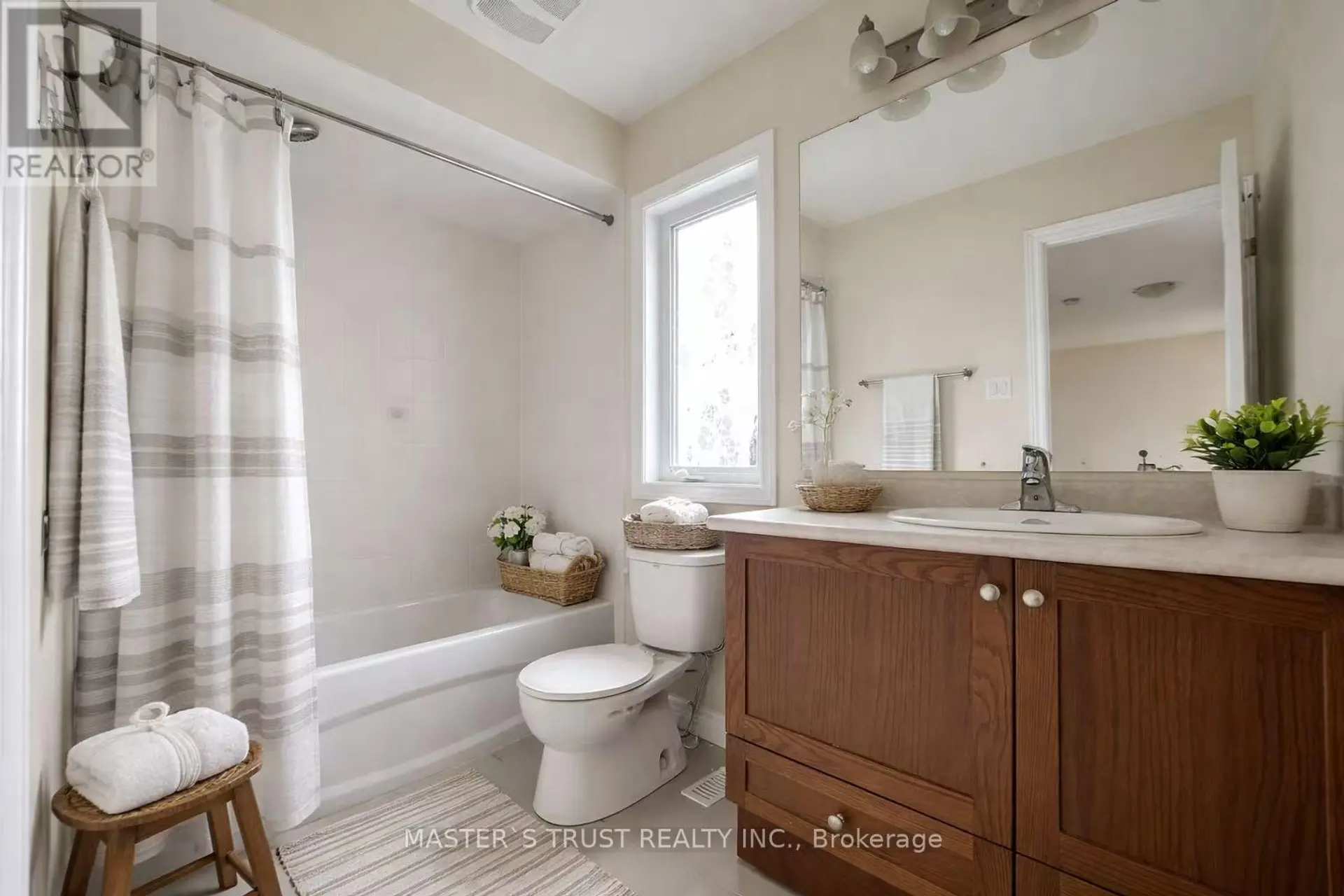 271 RIVERLANDS AVENUE - Image 11