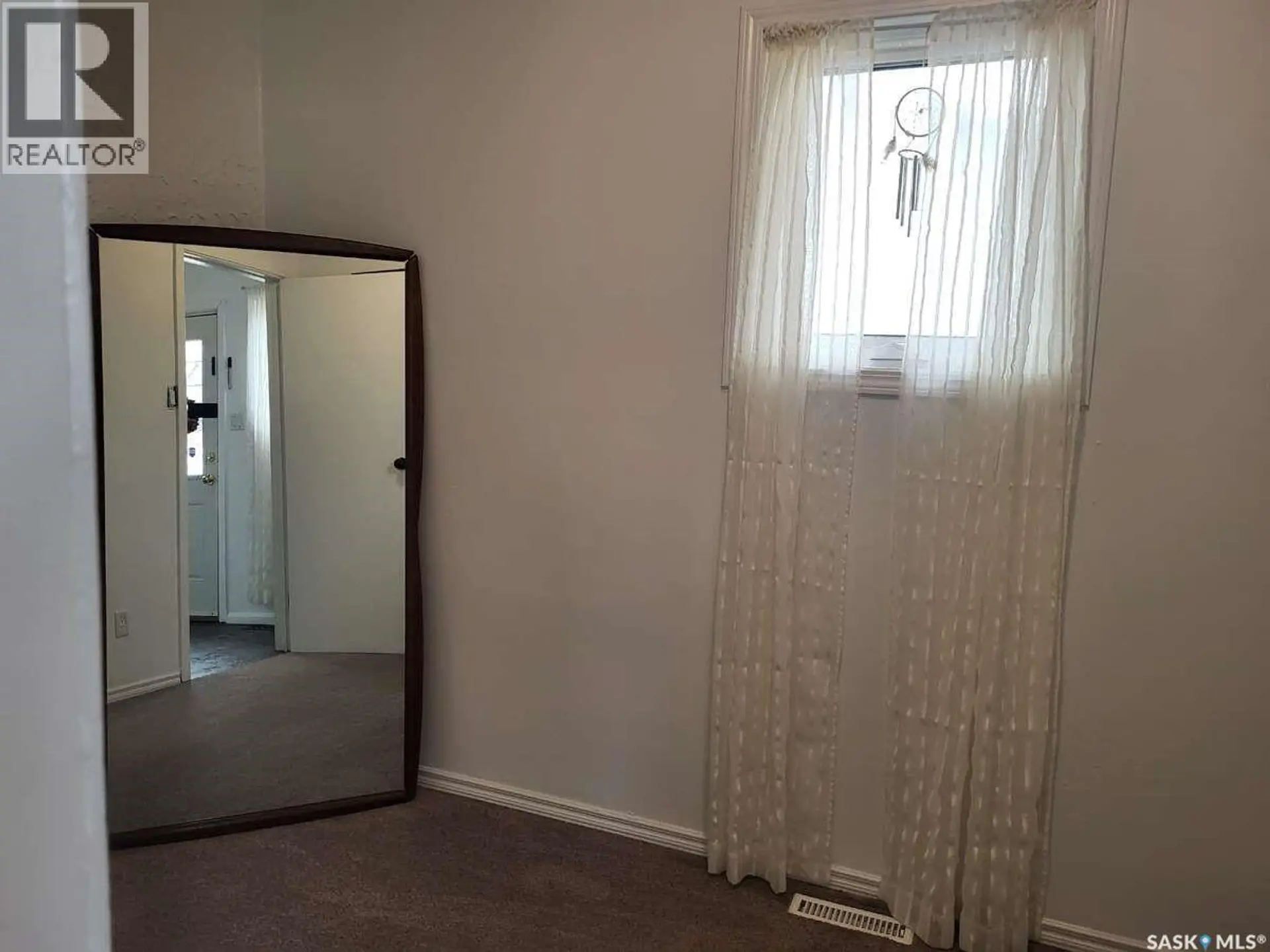 1066 5TH AVENUE NE - Image 11