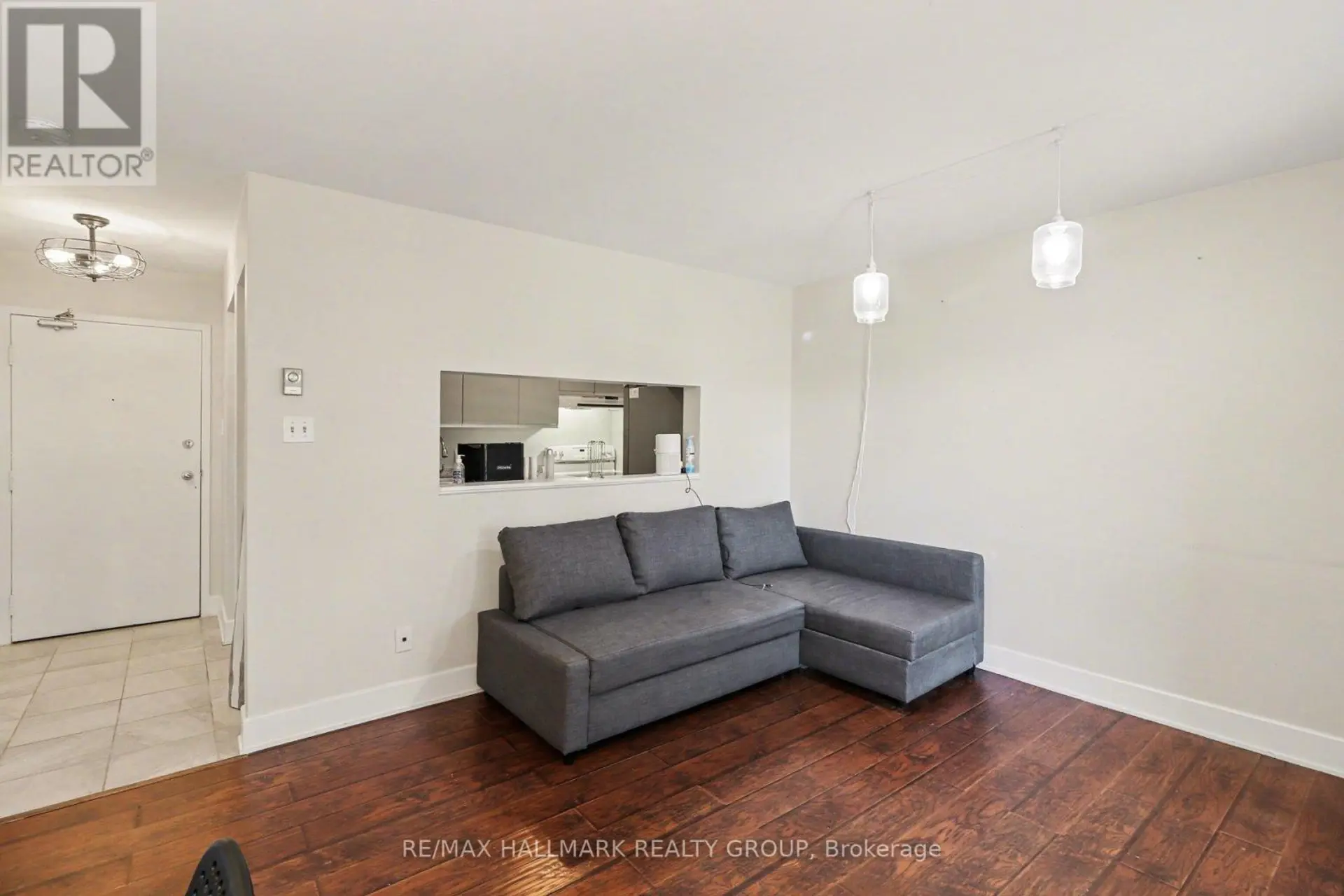 #312 280 BRITTANY DRIVE - Image 12