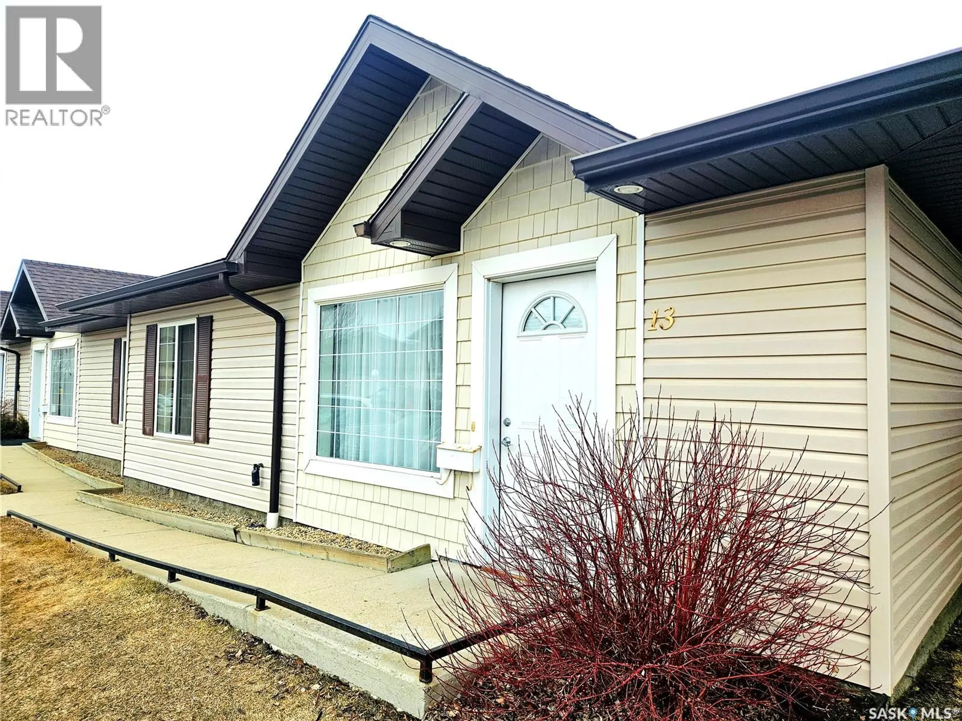 #13 135 KEEDWELL STREET - Image 2
