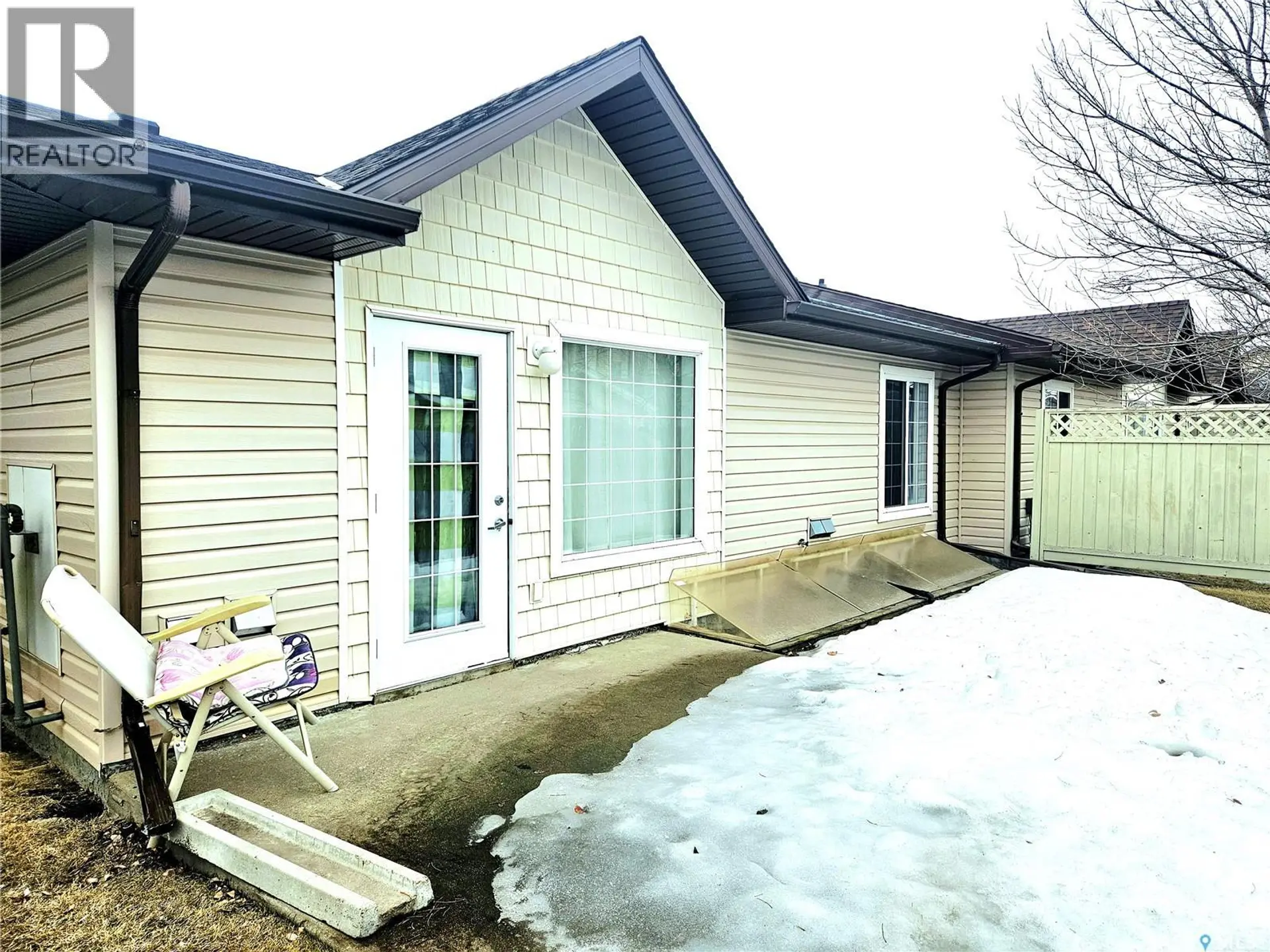 #13 135 KEEDWELL STREET - Image 3