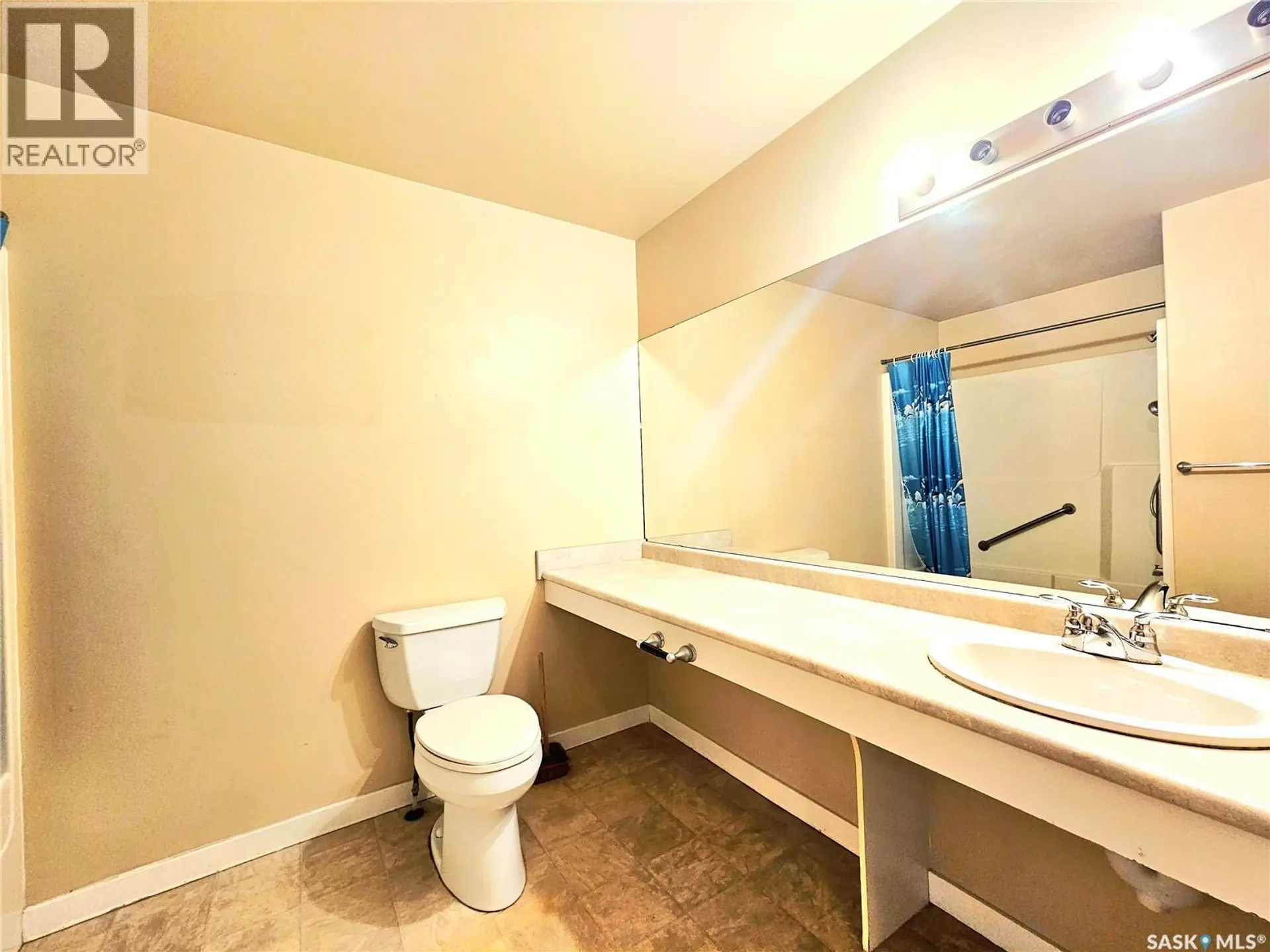 #13 135 KEEDWELL STREET - Image 6
