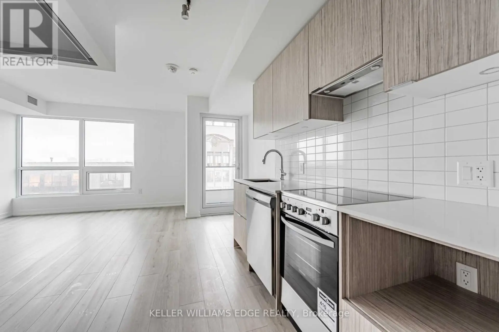 #1307 395 BLOOR STREET E - Image 1