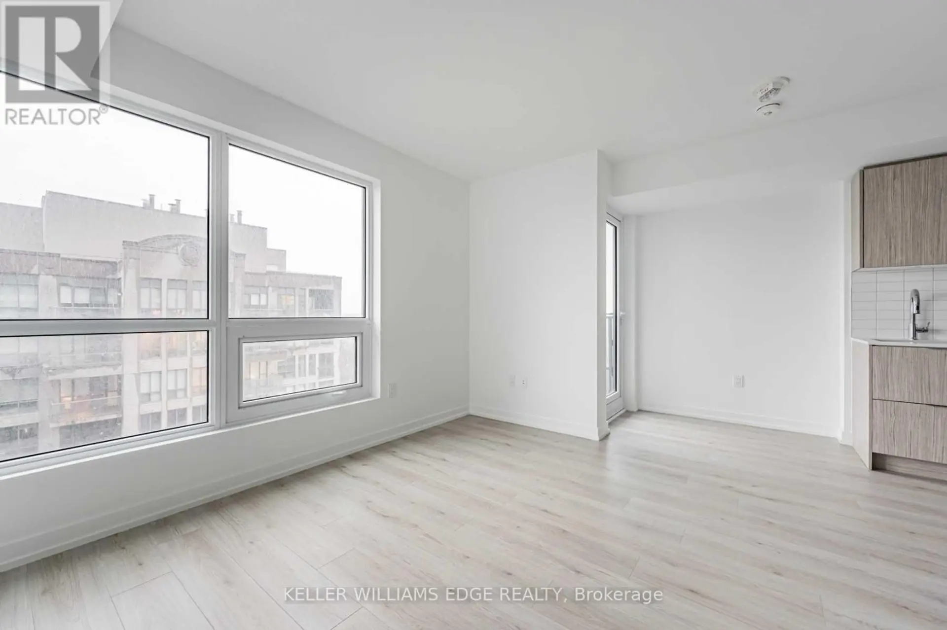 #1307 395 BLOOR STREET E - Image 4