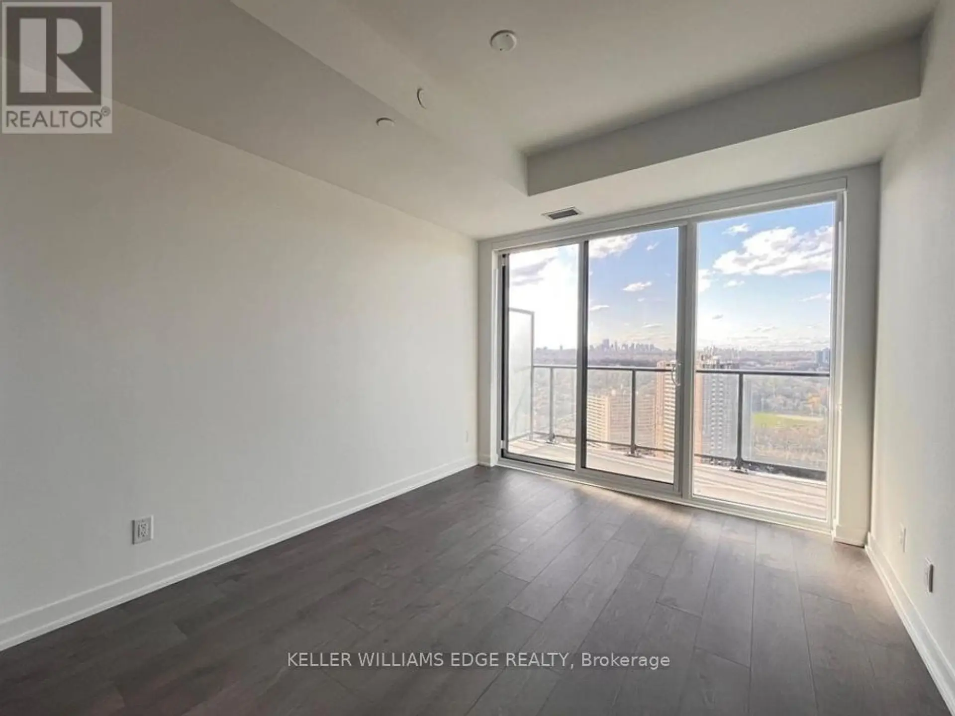 #2711 5 DEFRIES STREET - Image 10