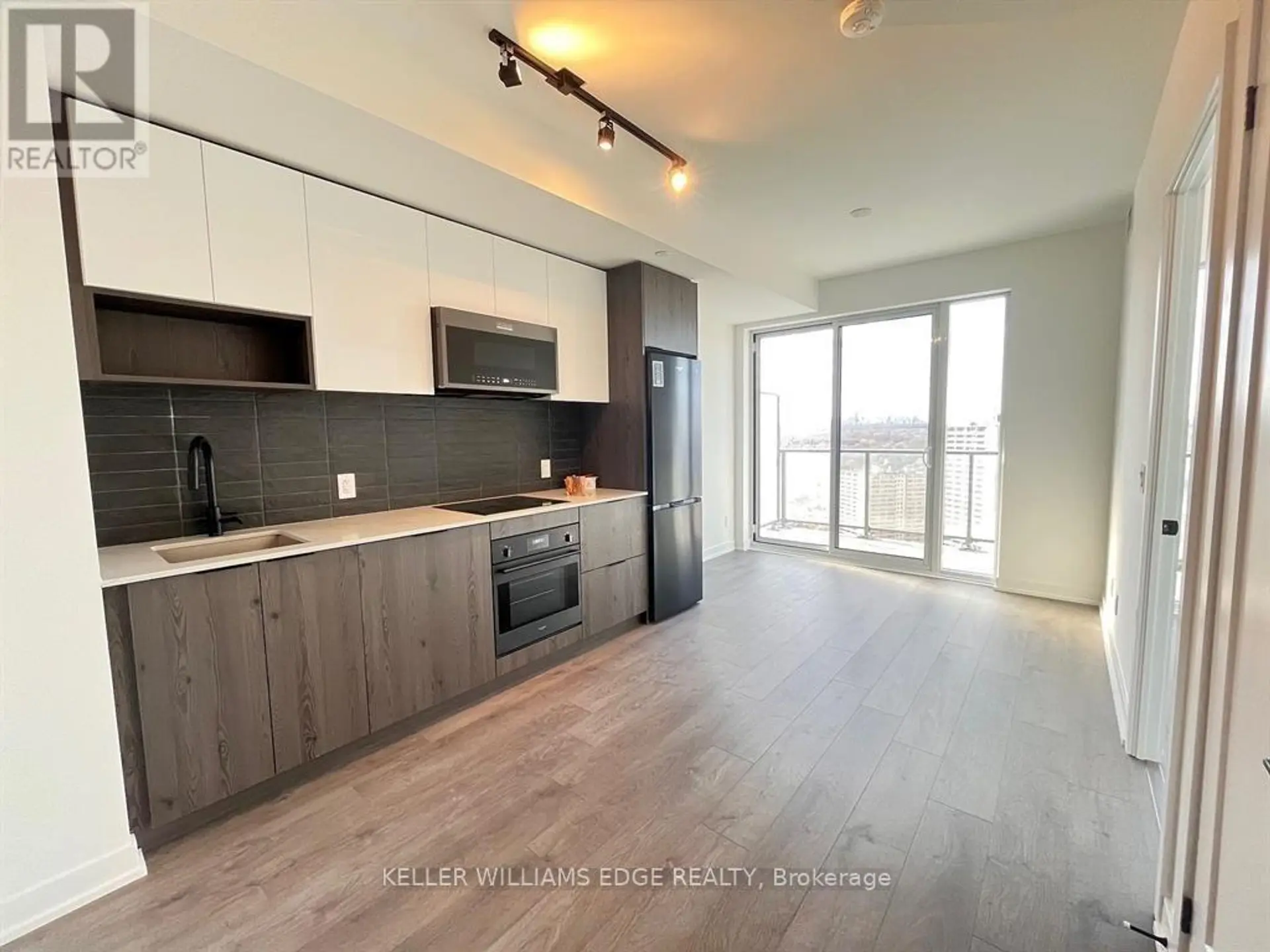 #3010 5 DEFRIES STREET - Image 12