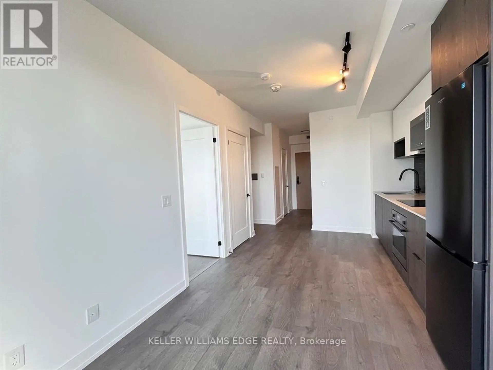 #3010 5 DEFRIES STREET - Image 3