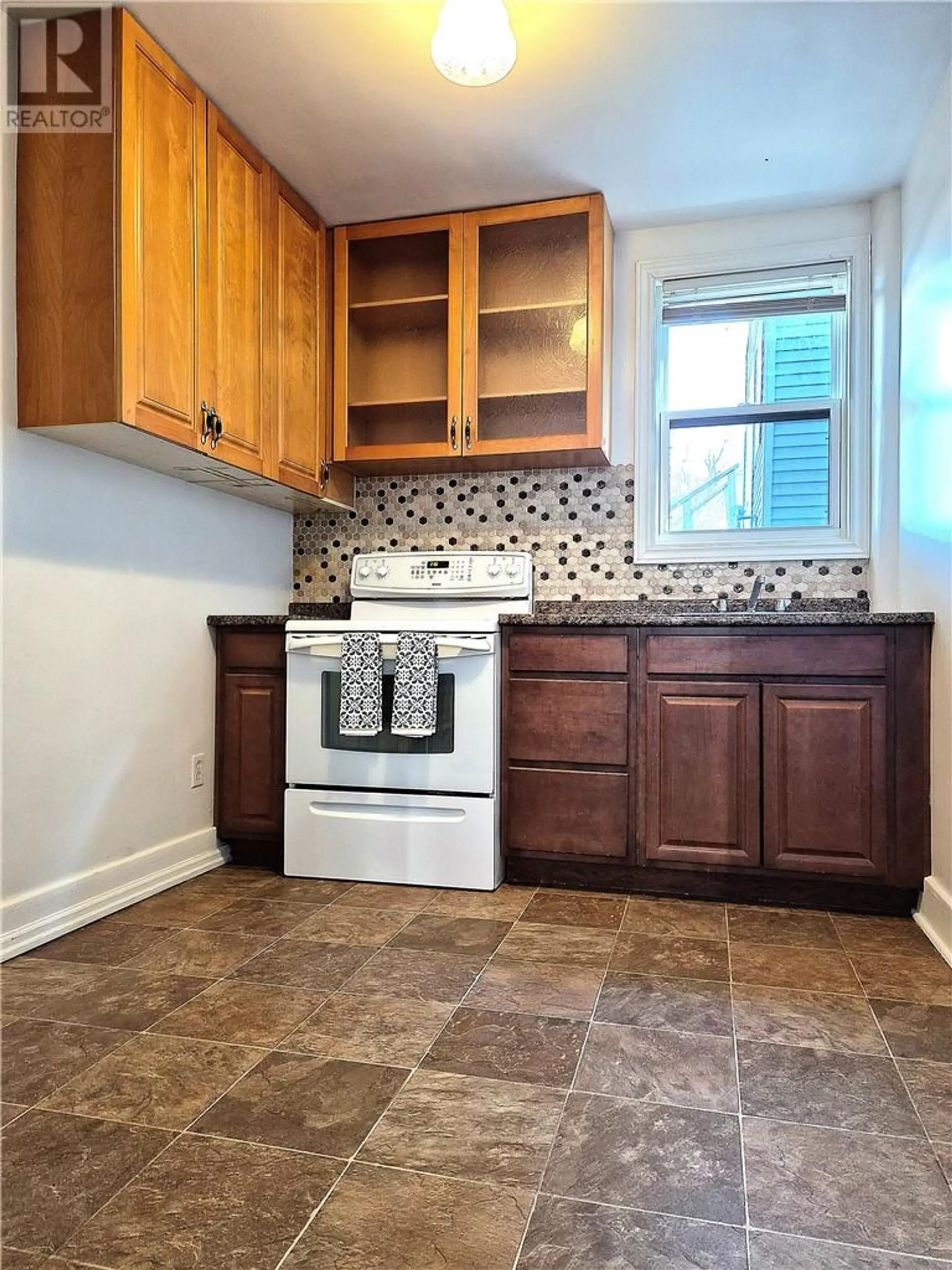 593 Bruce Avenue - Image 12