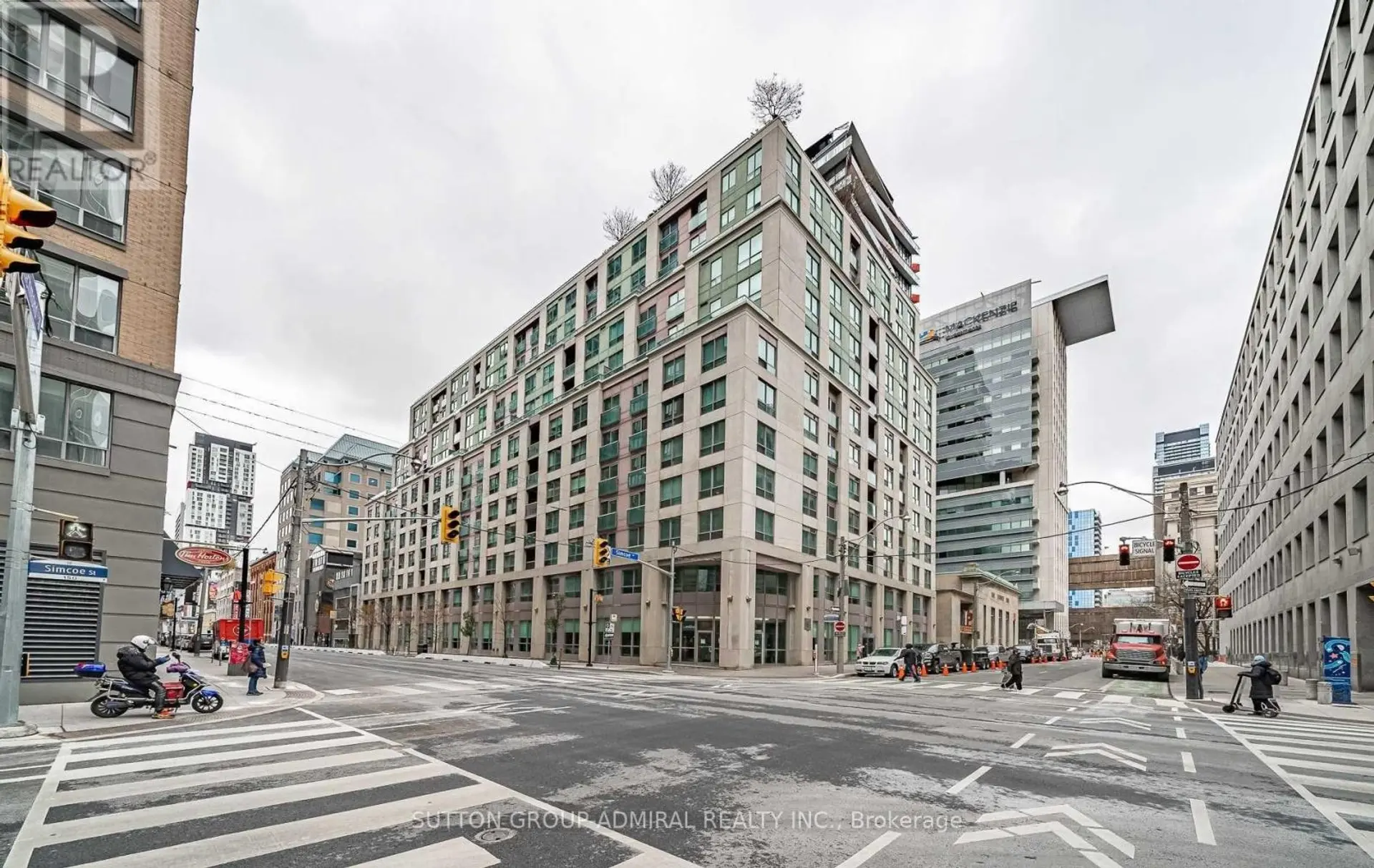 #722 168 SIMCOE STREET - Image 1