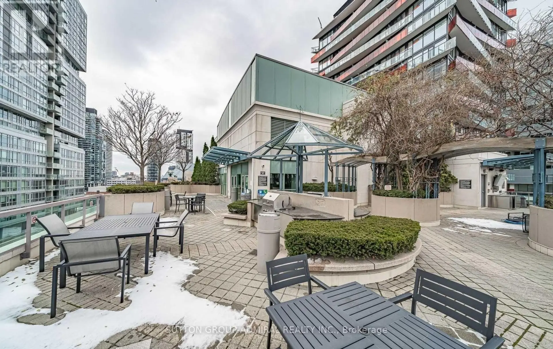 #722 168 SIMCOE STREET - Image 11