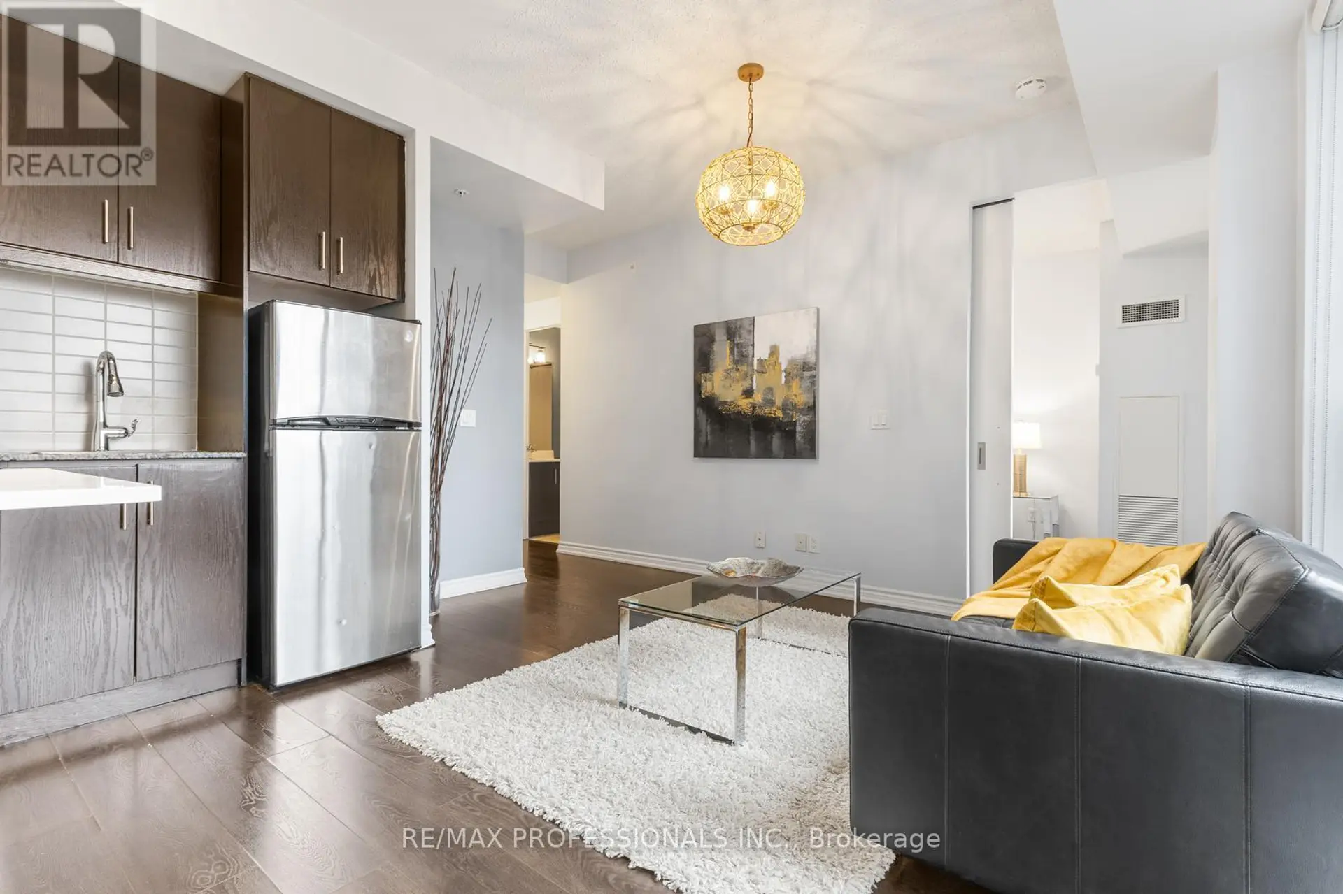 #723 15 JAMES FINLAY WAY - Image 9