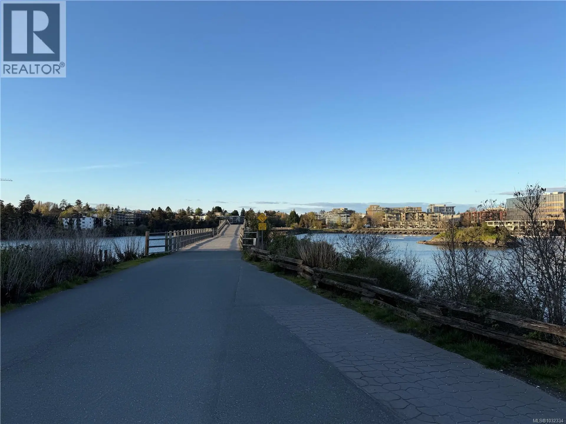 Property at #2 1035 RUSSELL ST, Victoria, BC